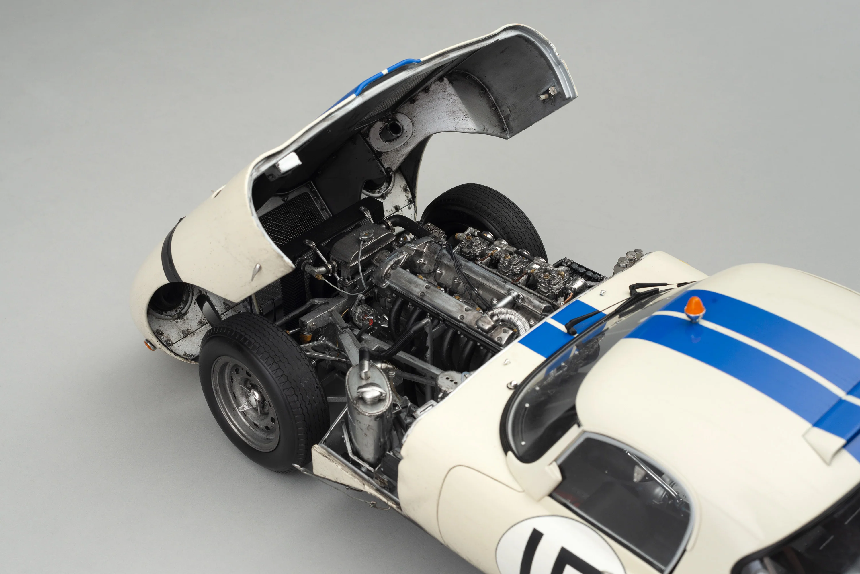 Jaguar Lightweight E-type (LWE) - 1963 Le Mans - Race Weathered - Image 4