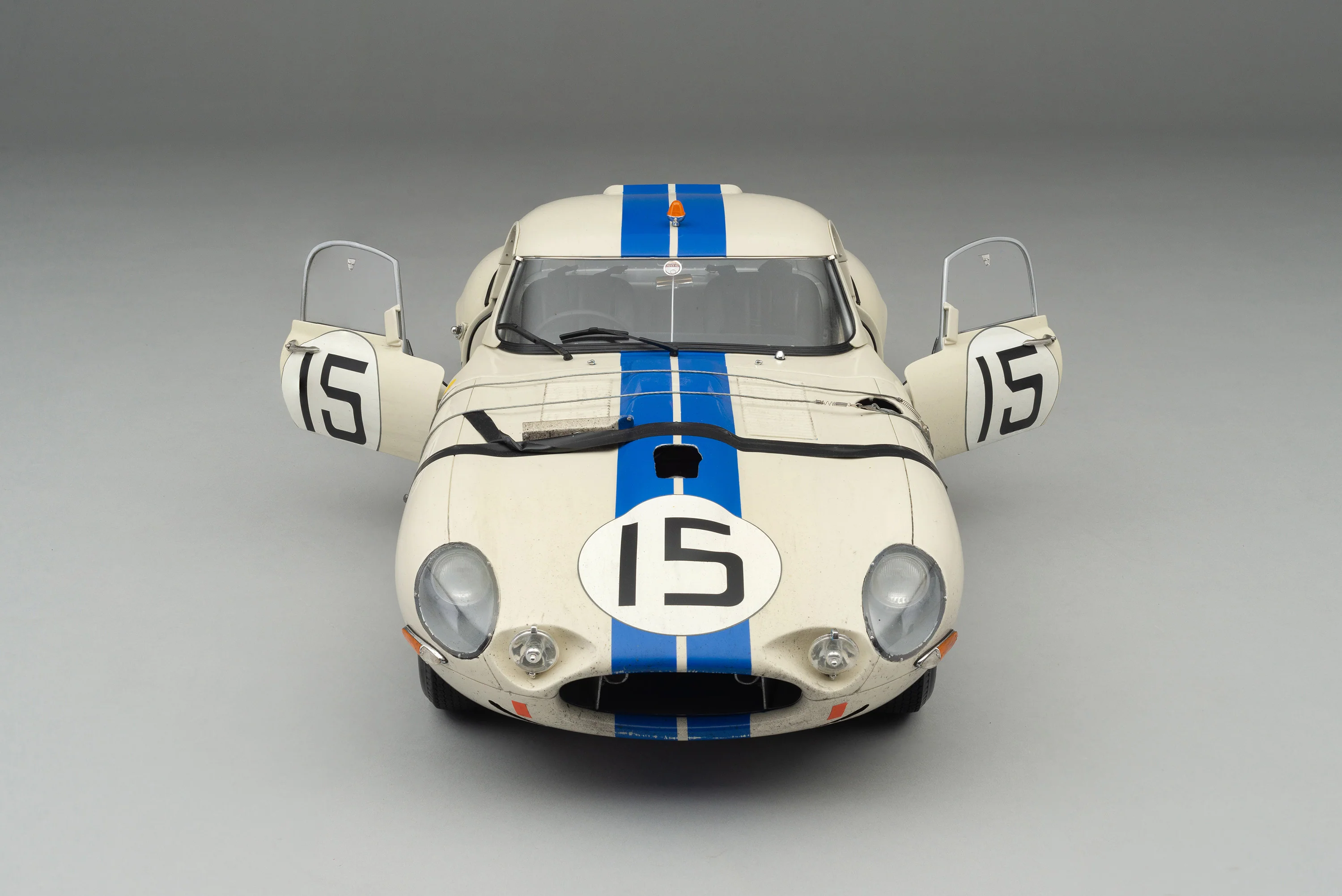 Jaguar Lightweight E-type (LWE) - 1963 Le Mans - Race Weathered - Image 7