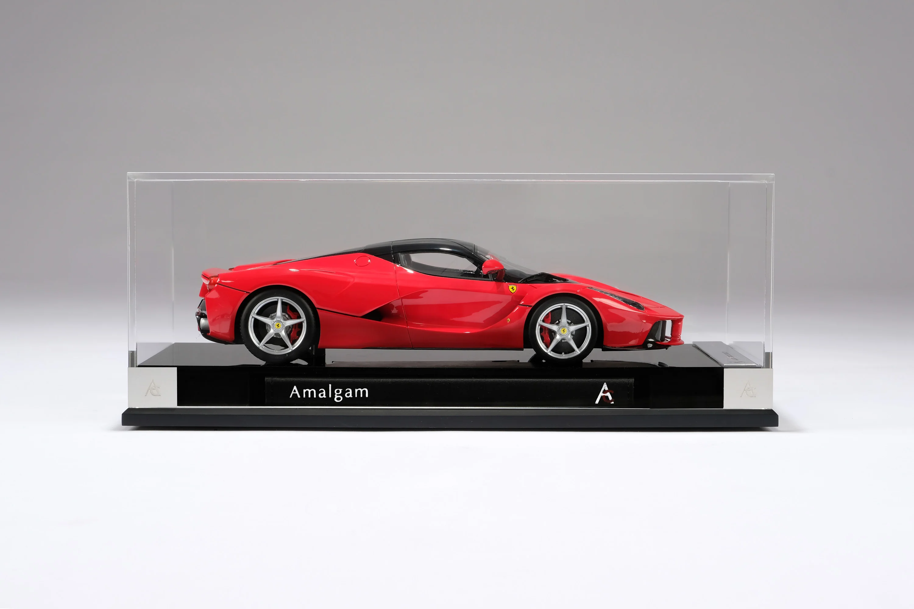 Ferrari LaFerrari - Image 10