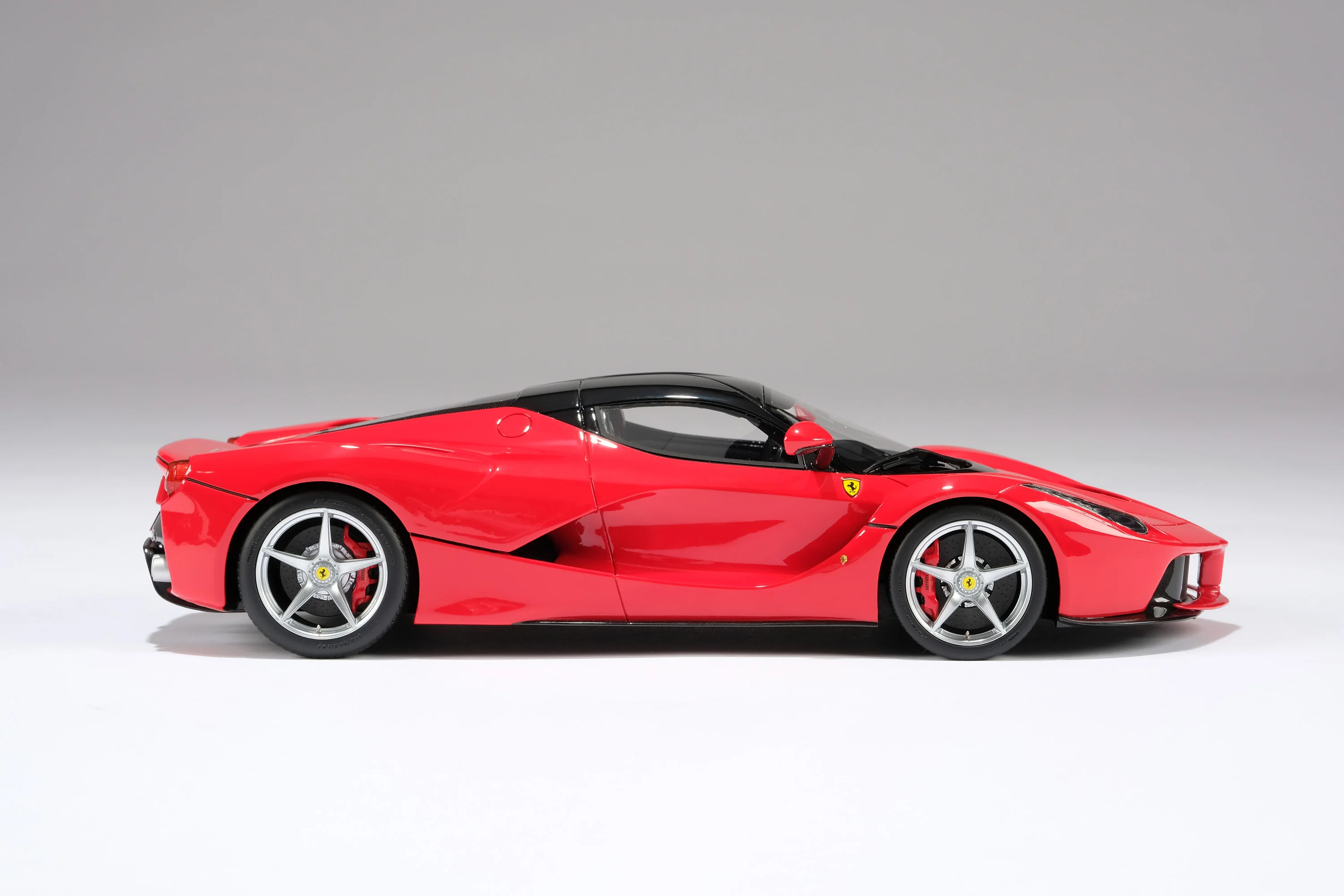 Ferrari LaFerrari - Image 13