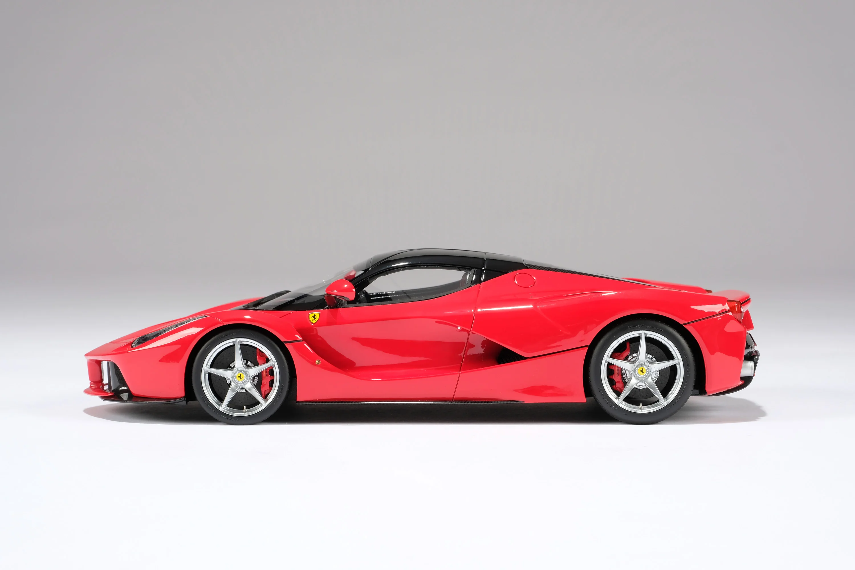 Ferrari LaFerrari - Image 17