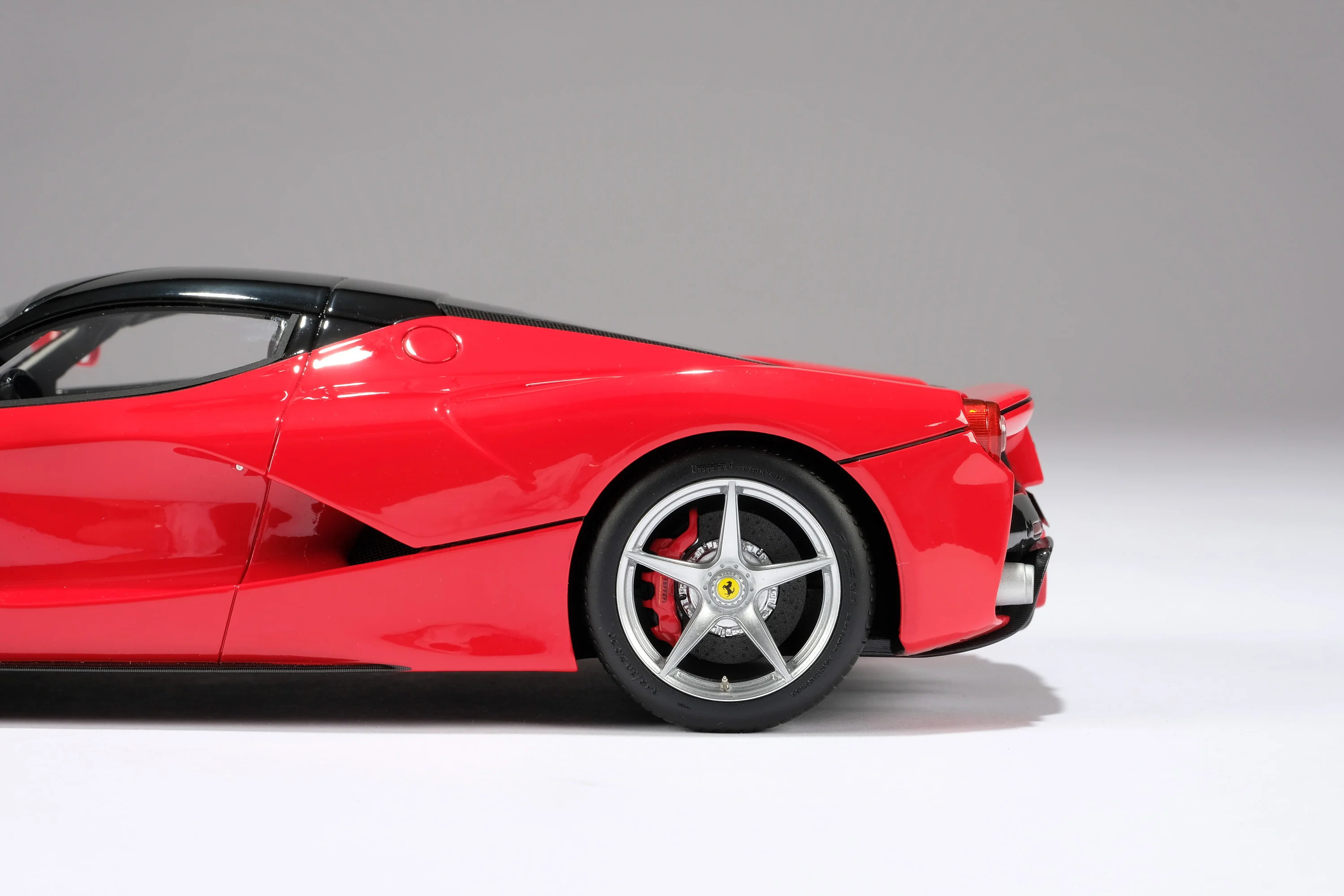 Ferrari LaFerrari - Image 7