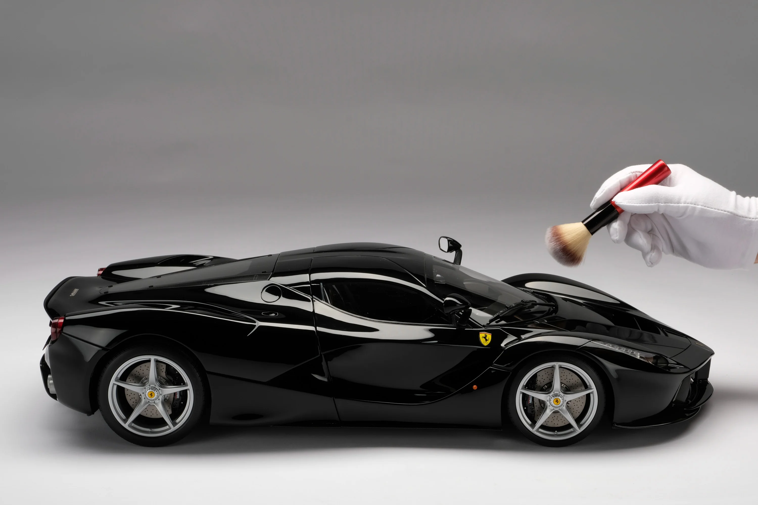 Ferrari LaFerrari (2013) - Image 17