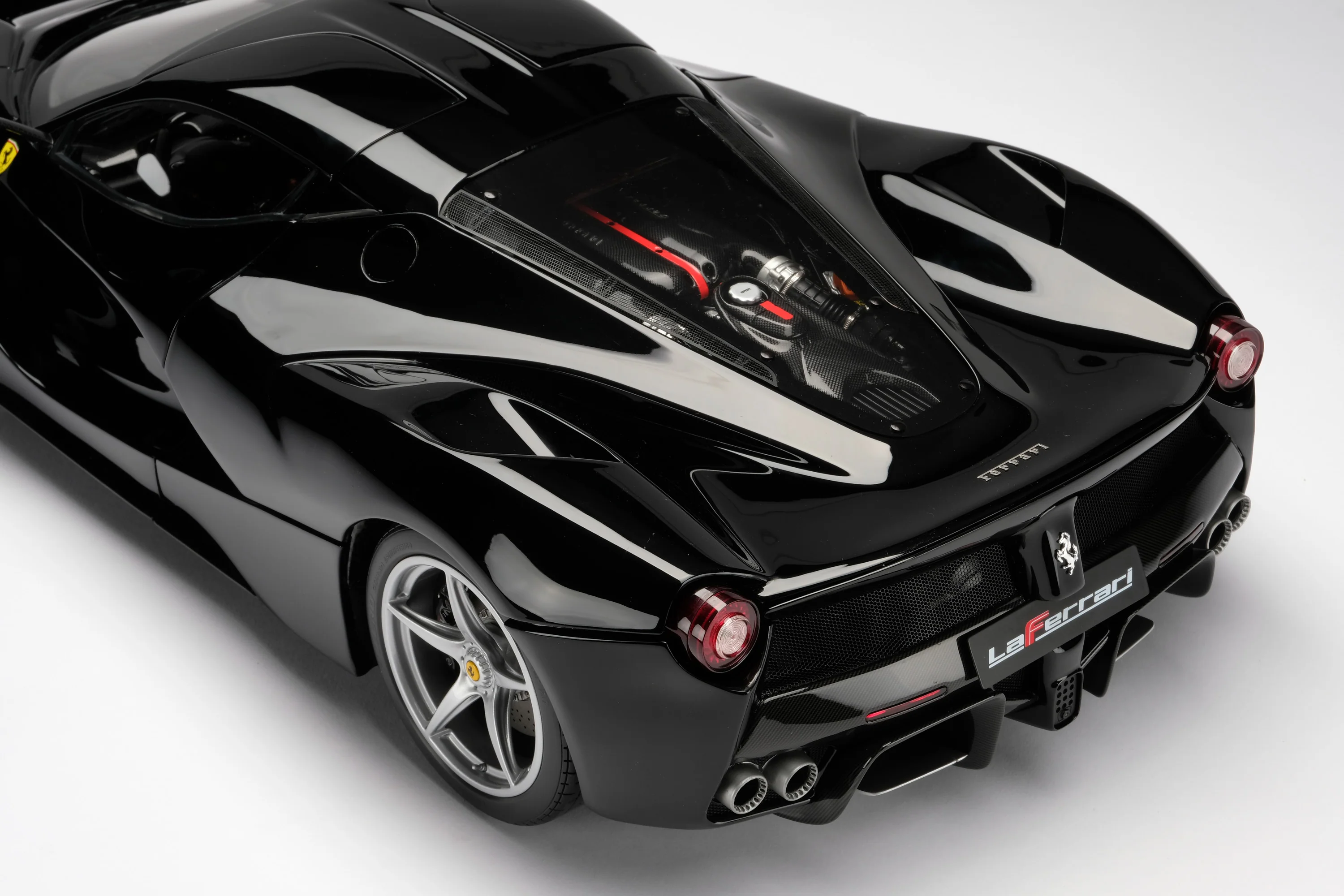 Ferrari LaFerrari (2013) - Image 18