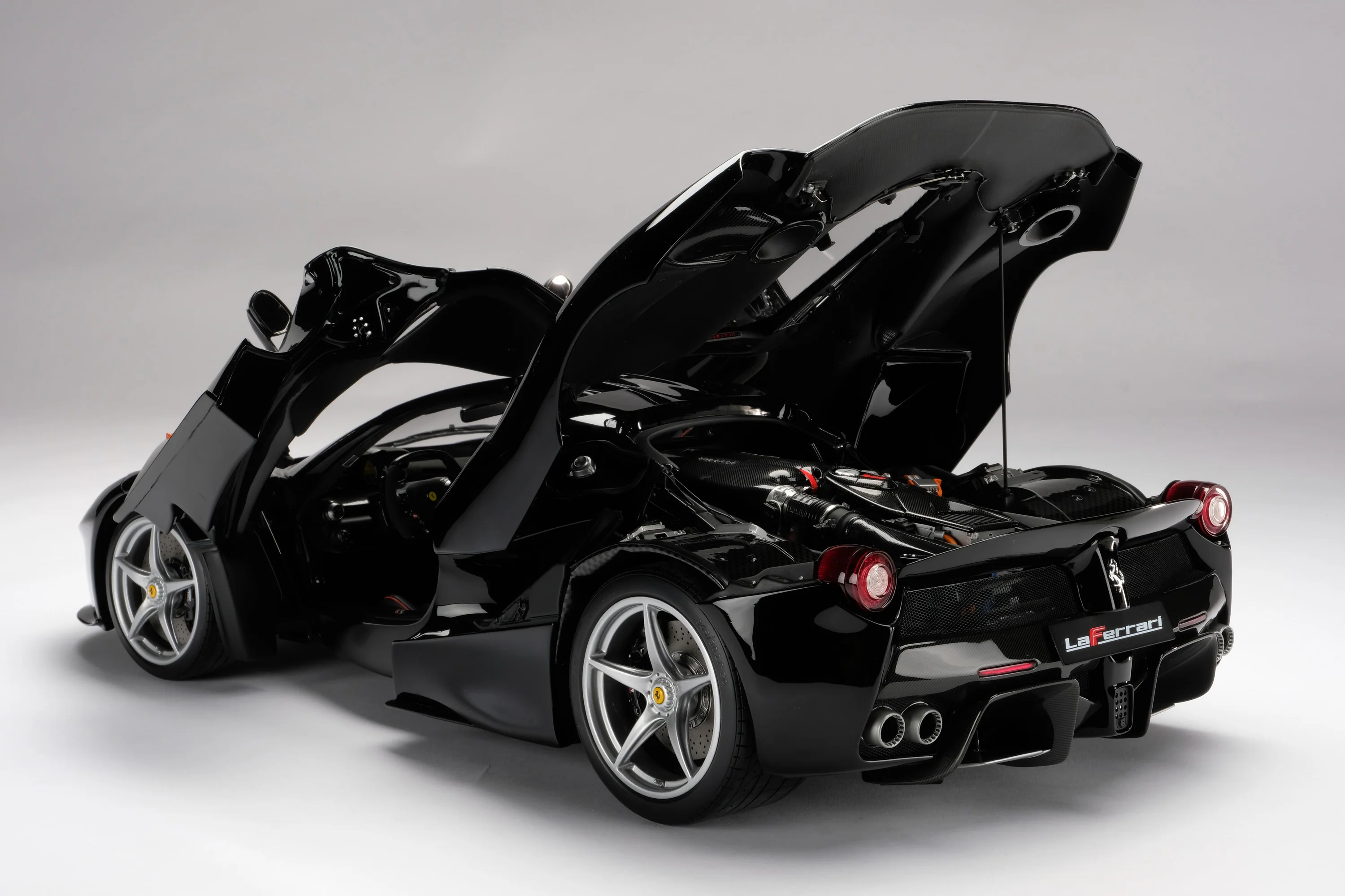 Ferrari LaFerrari (2013) - Image 20