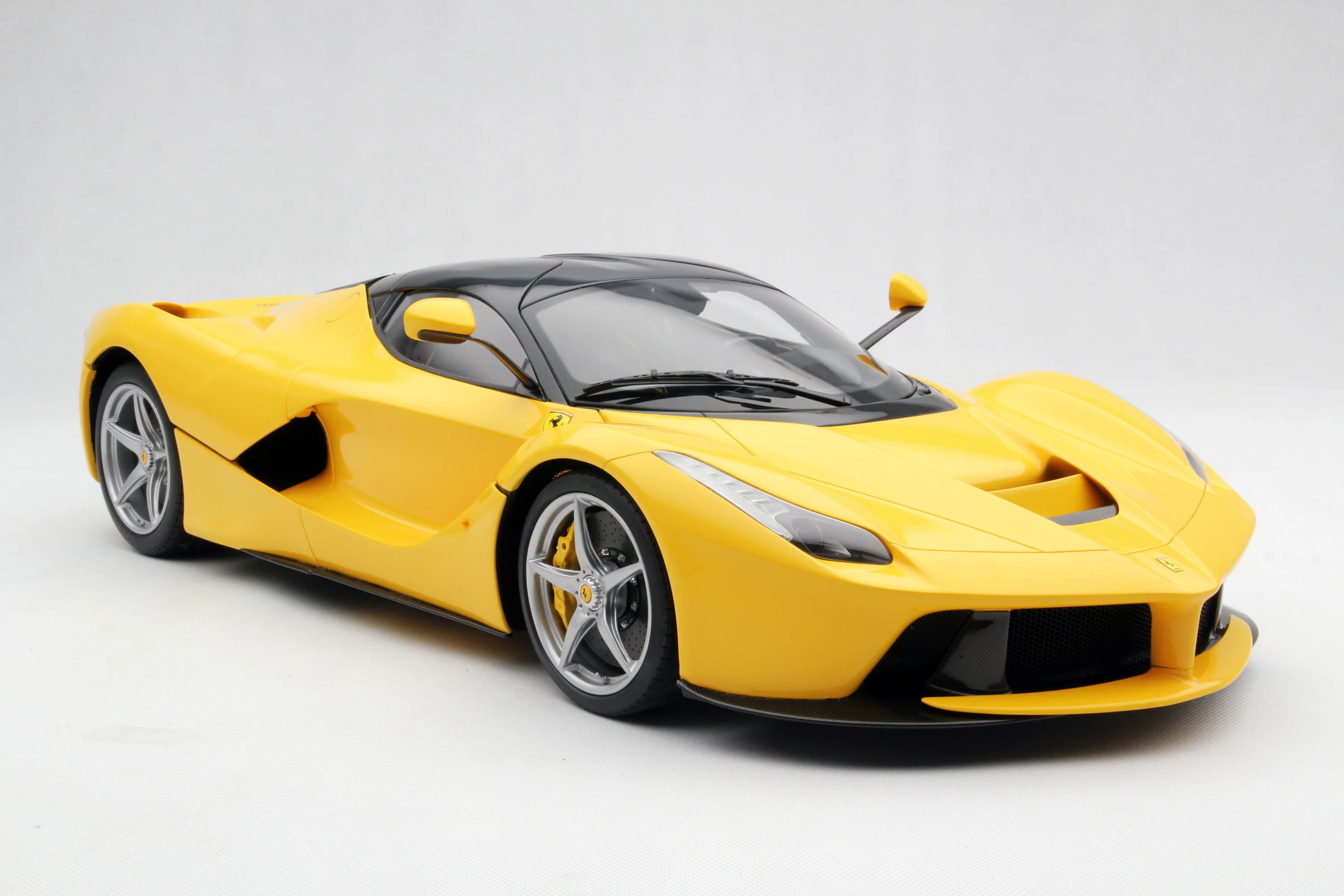 Ferrari LaFerrari (2013) - Image 32