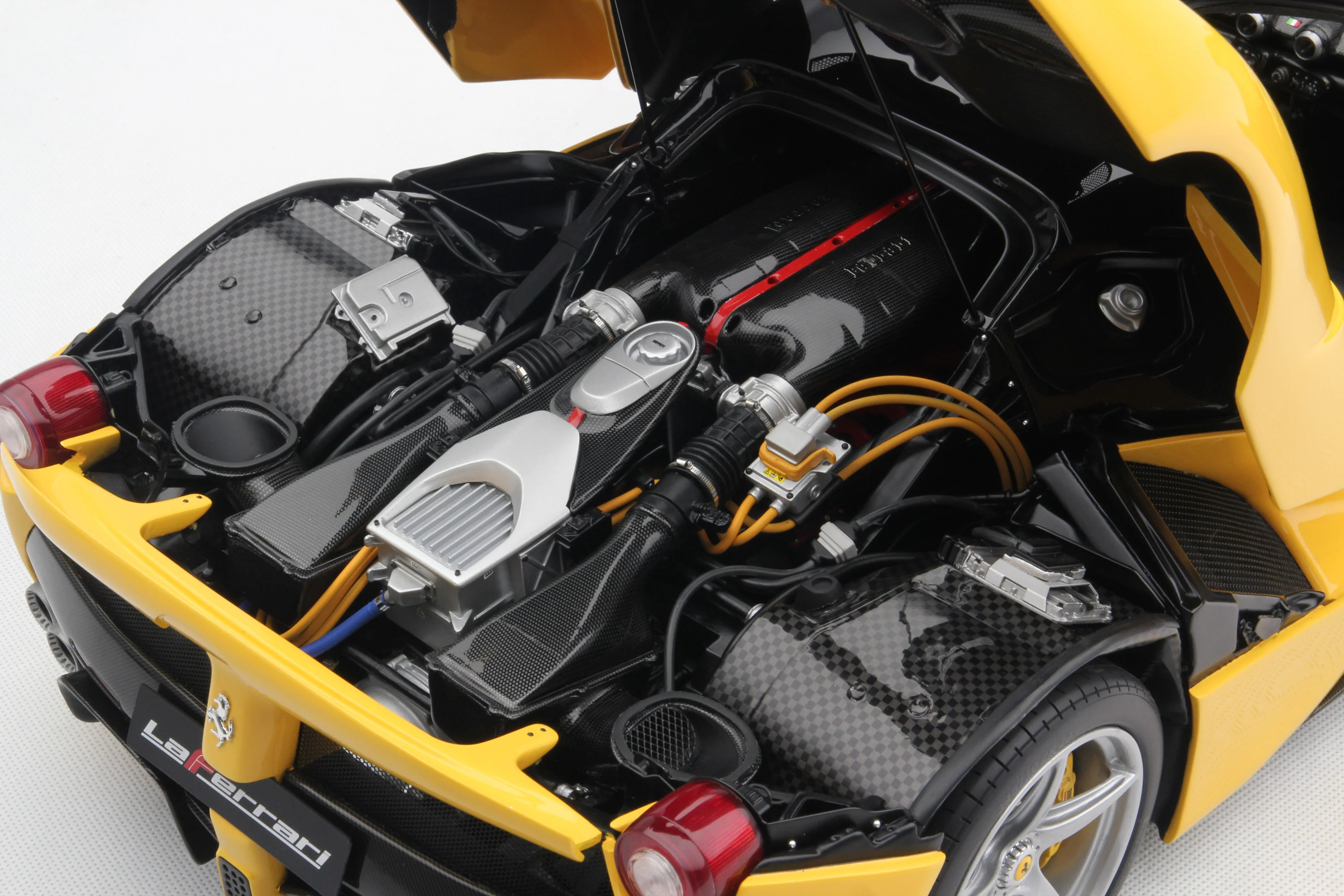 Ferrari LaFerrari (2013) - Image 38