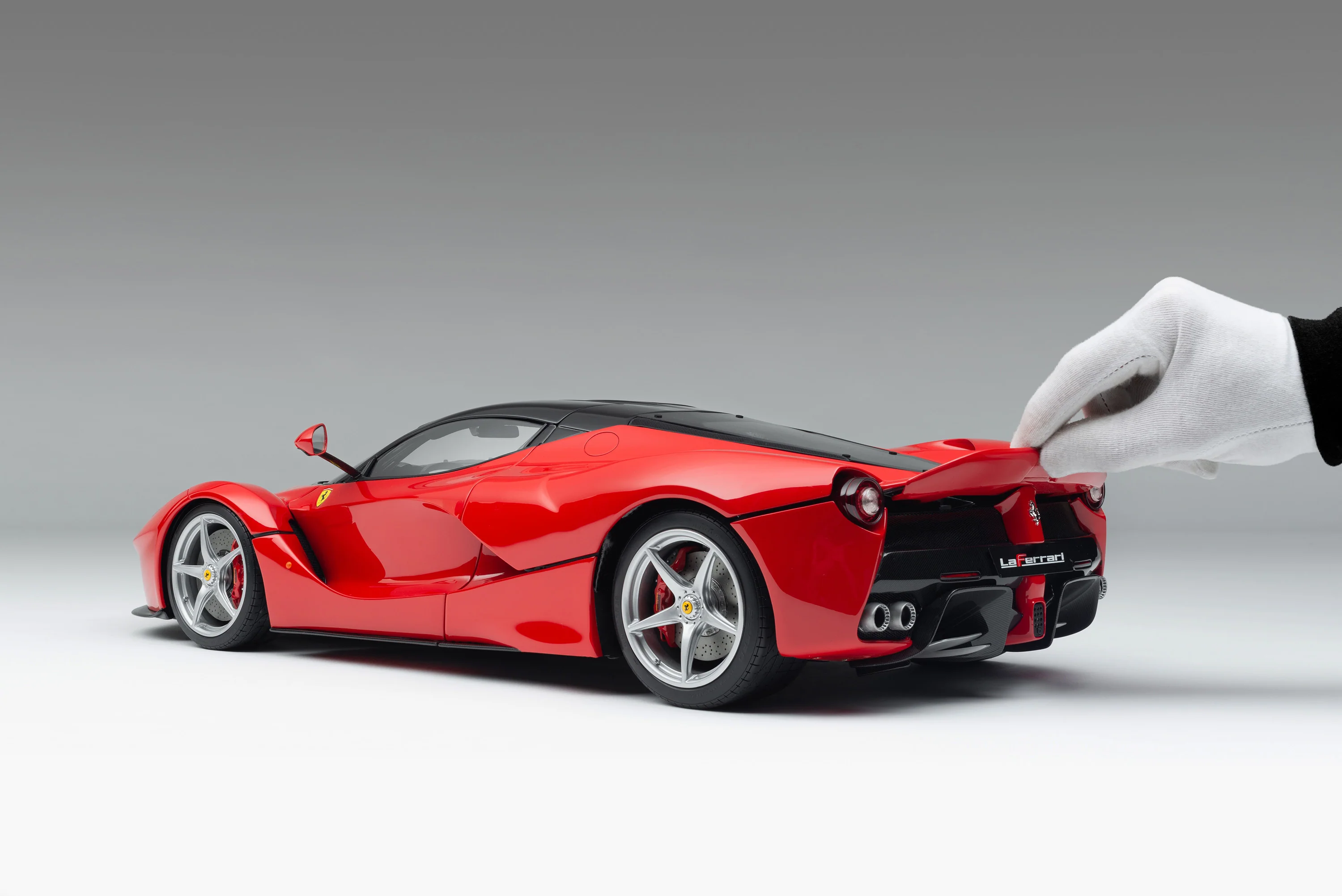 Ferrari LaFerrari (2013) - Image 4