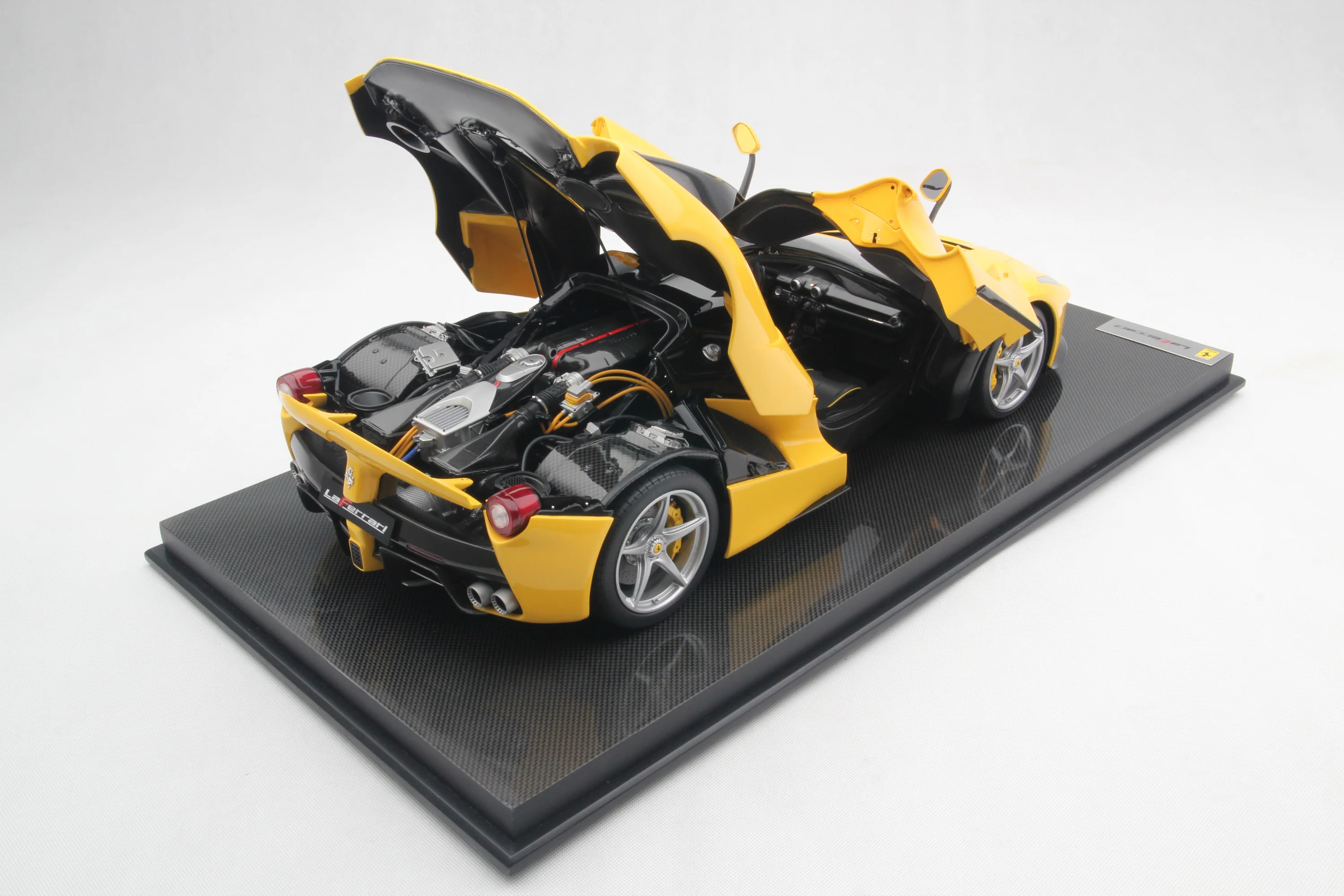 Ferrari LaFerrari (2013) - Image 40