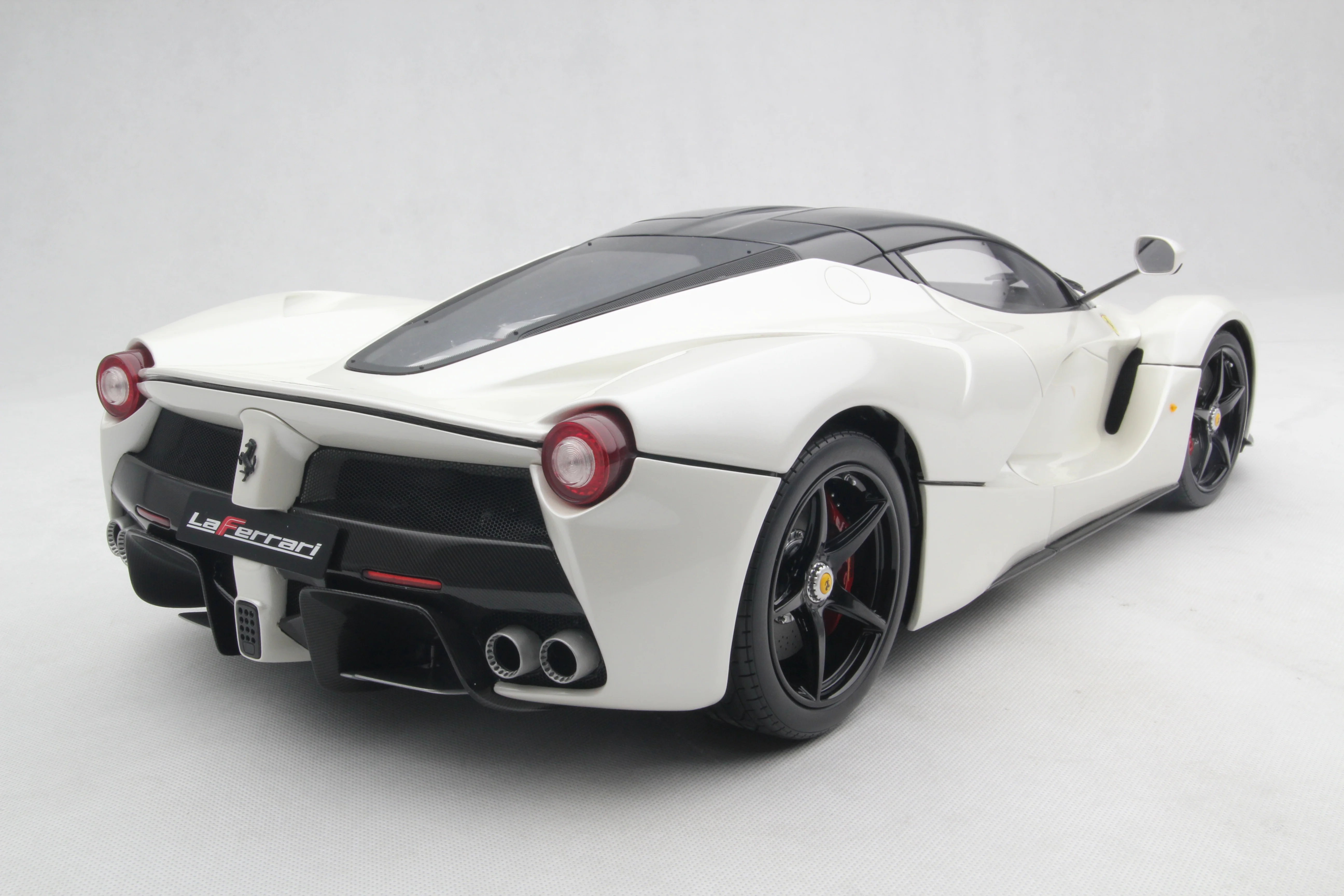 Ferrari LaFerrari (2013) - Image 46