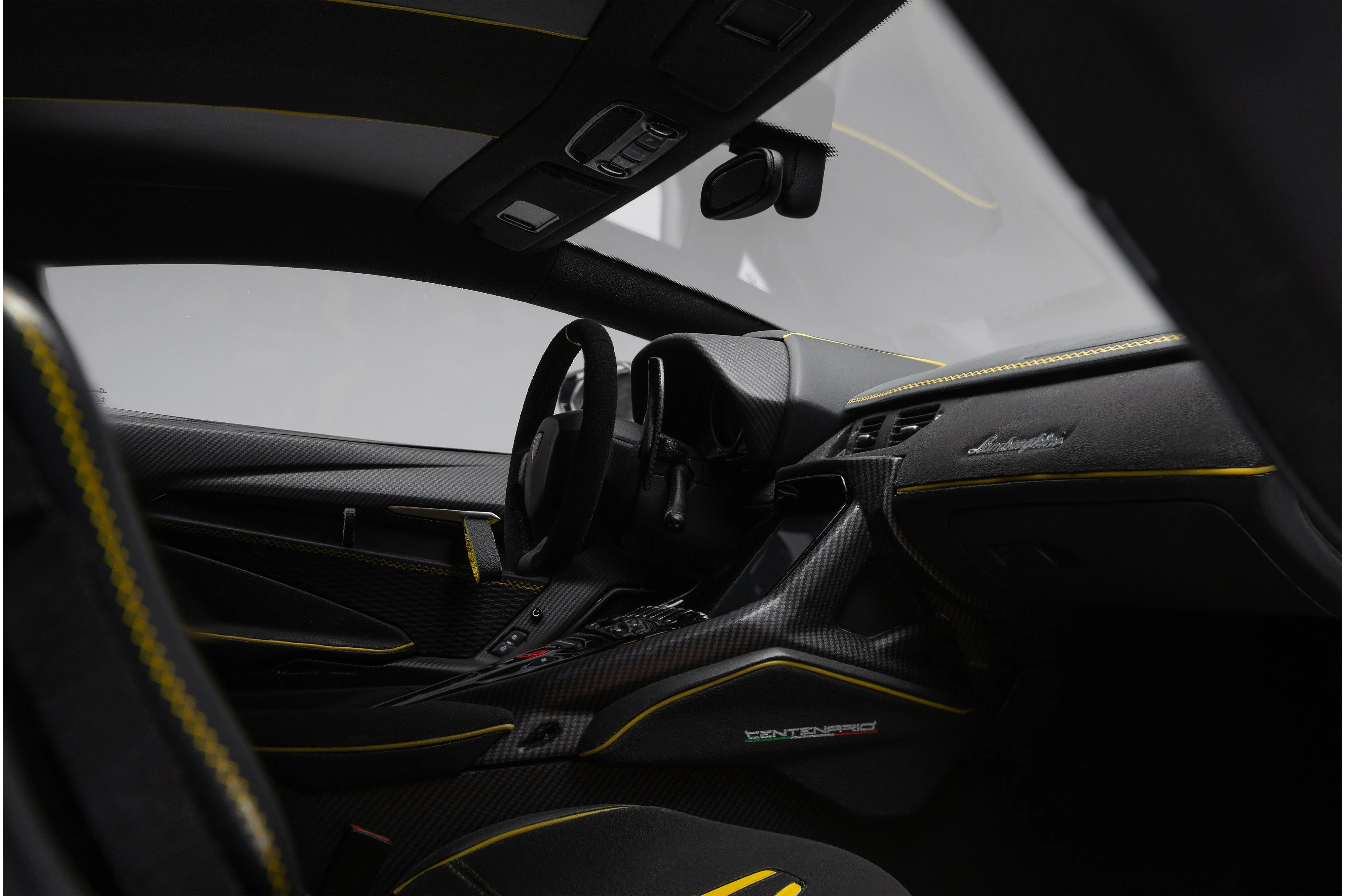 Lamborghini Centenario (2016) - Image 12
