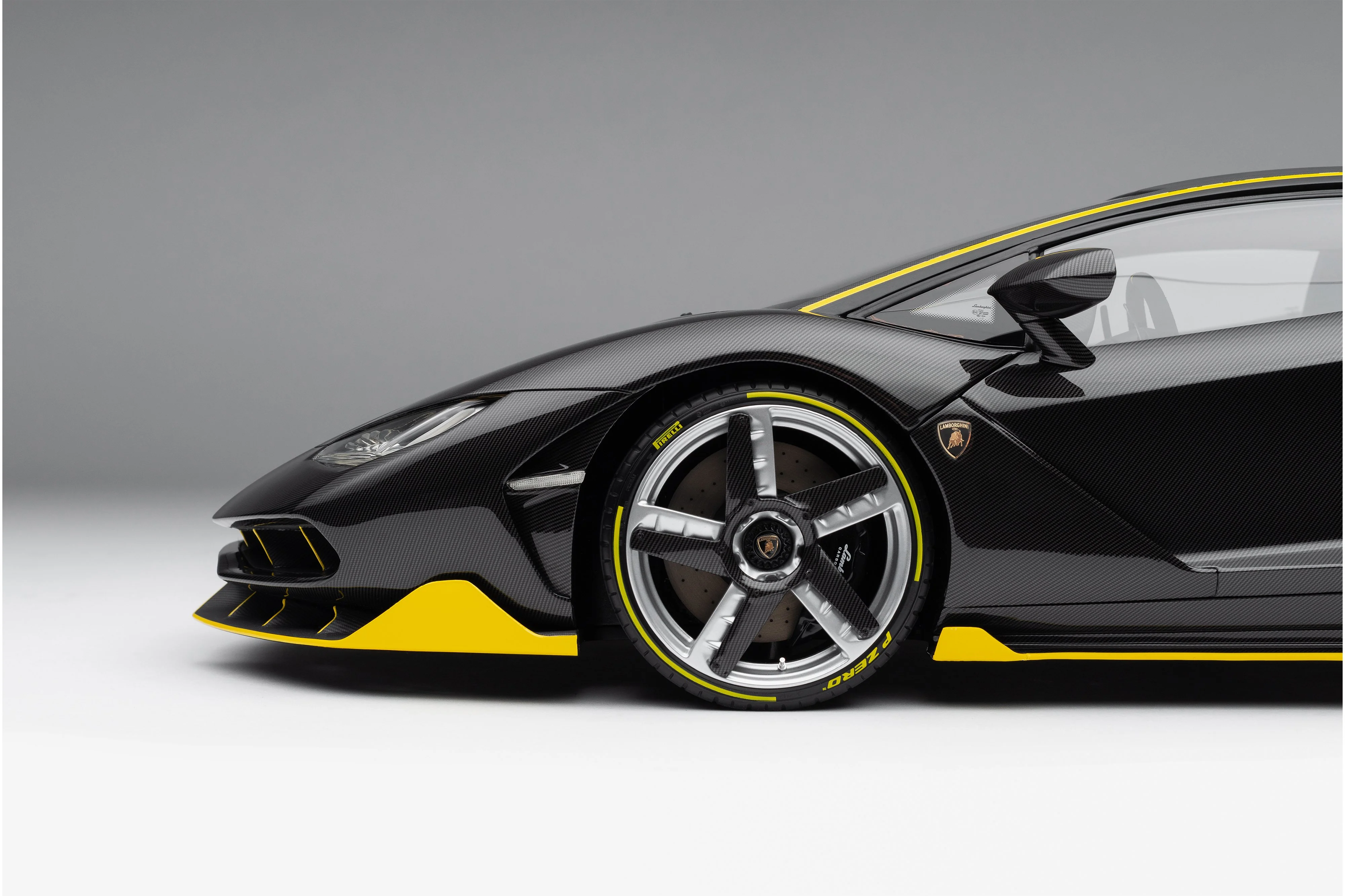 Lamborghini Centenario (2016) - Image 13
