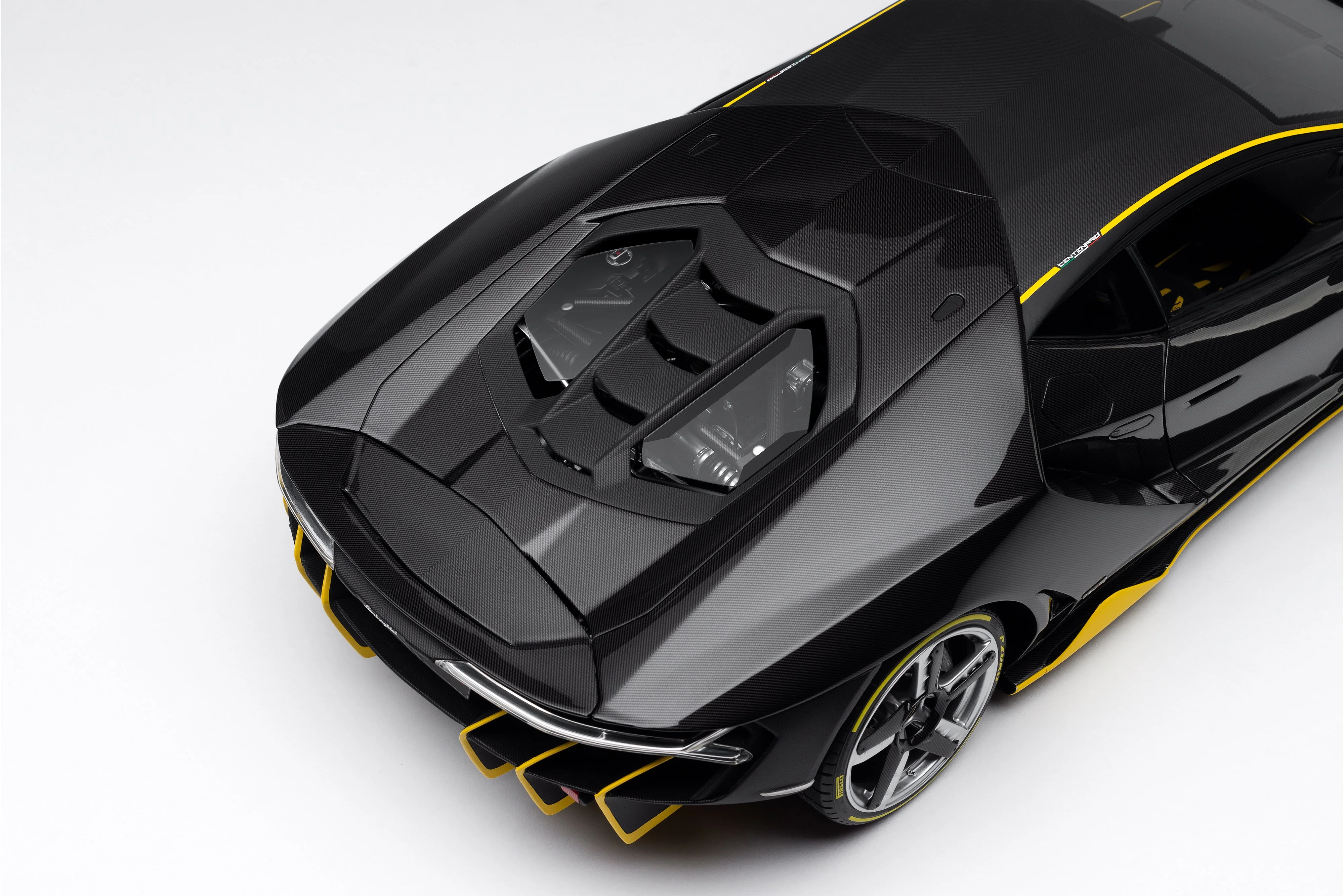 Lamborghini Centenario (2016) - Image 14