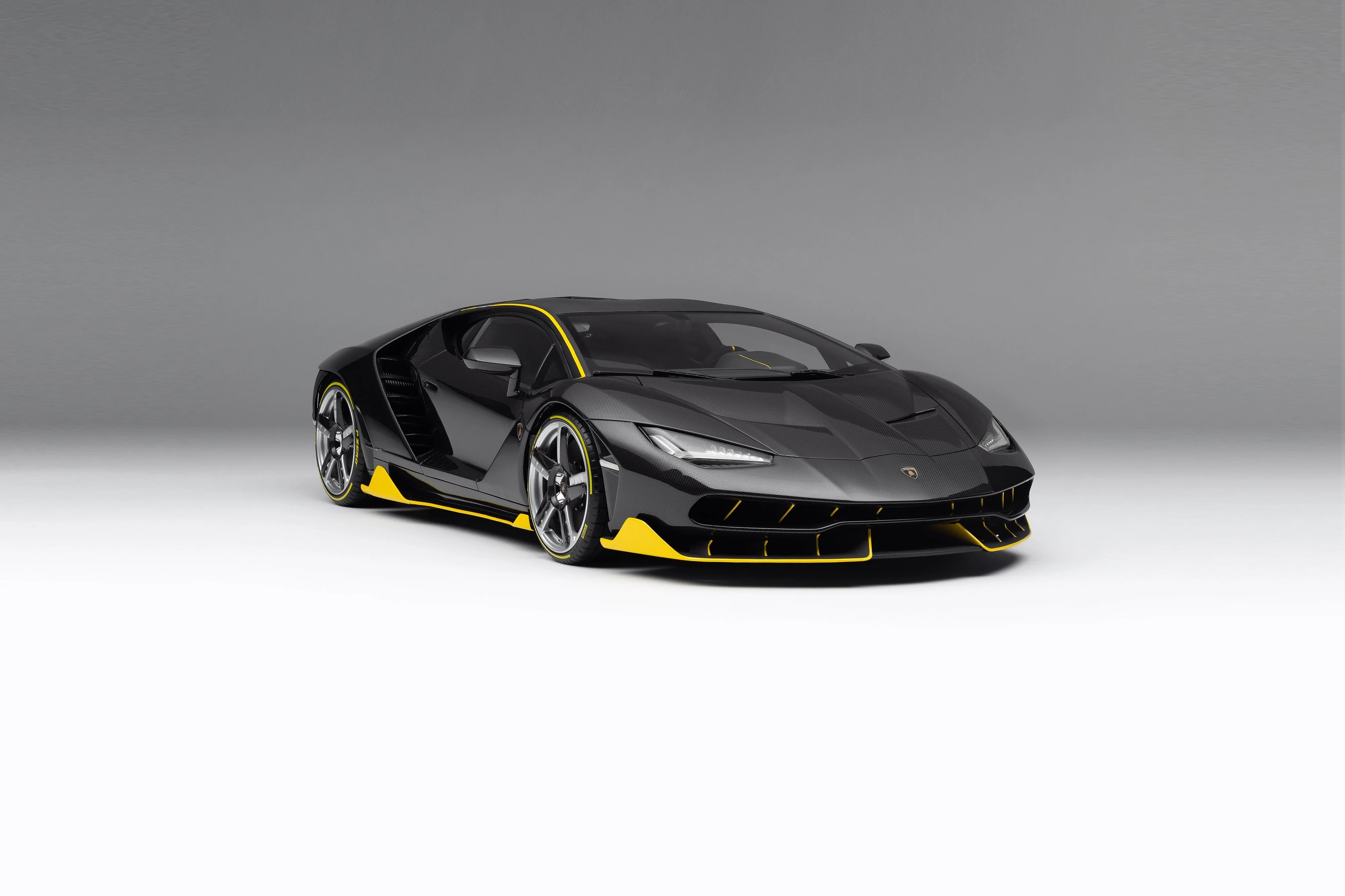 Lamborghini Centenario (2016) - Image 2