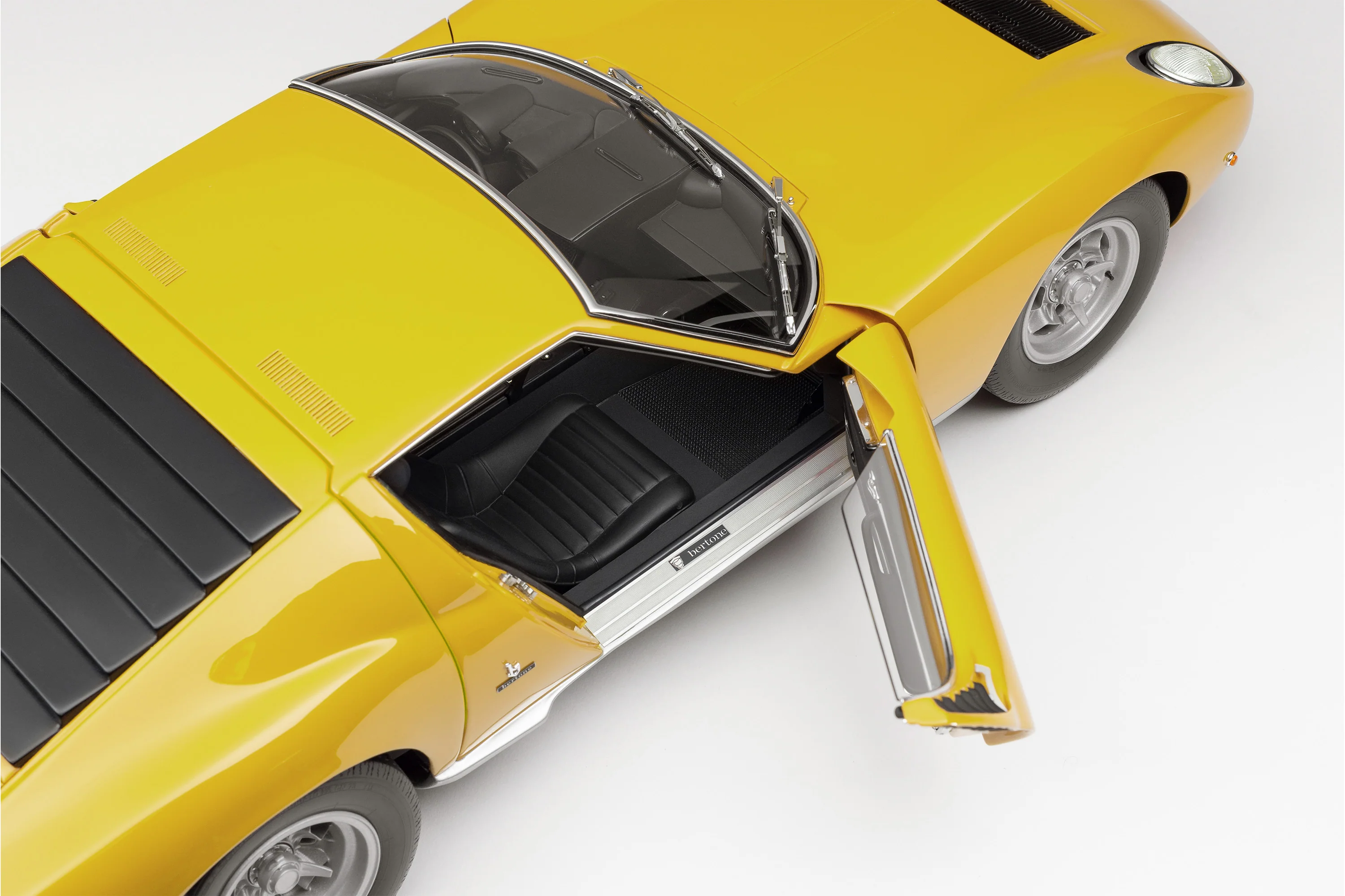 Lamborghini Miura P400 SV (1971) - Image 14