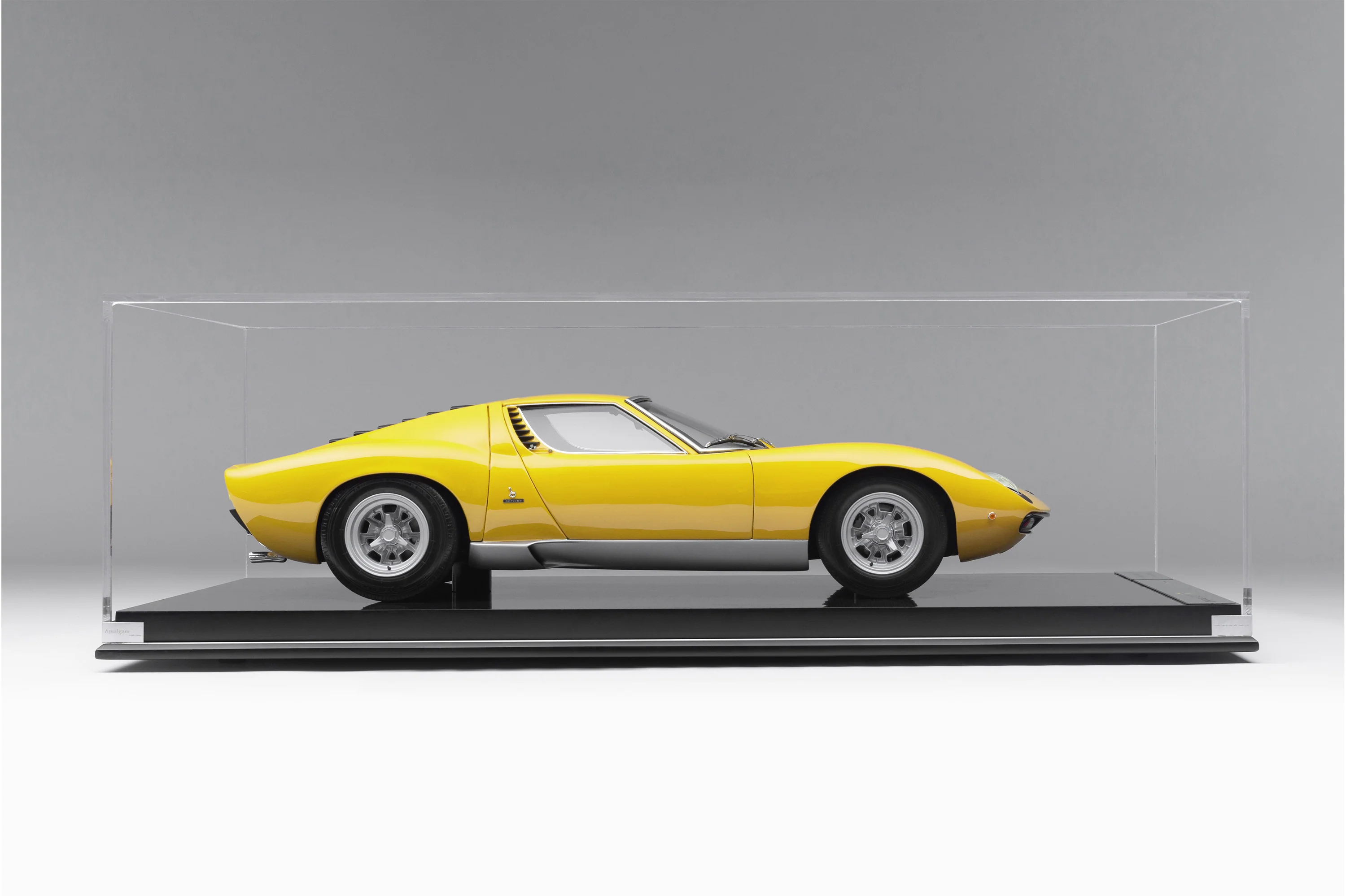 Lamborghini Miura P400 SV (1971) - Image 15