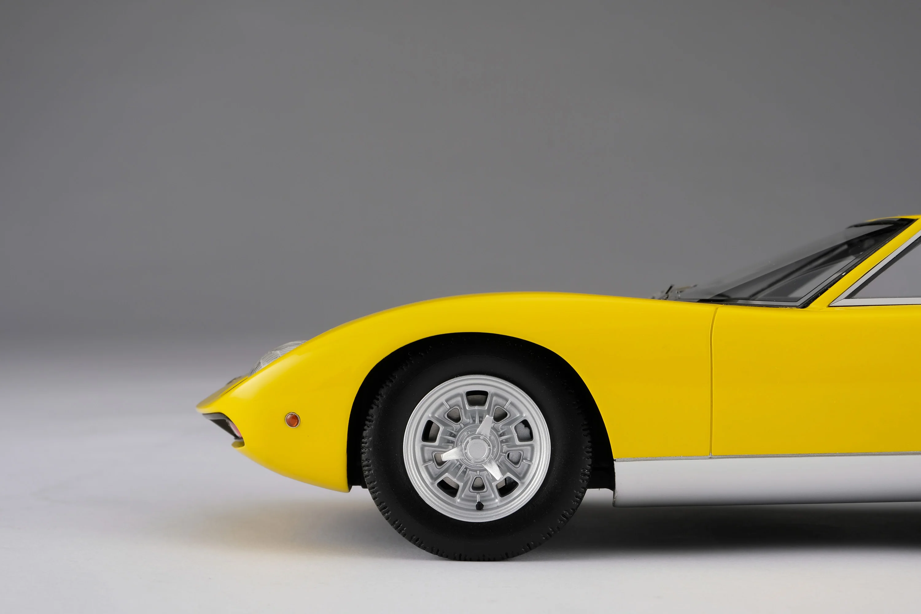 Lamborghini Miura P400 SV - Image 11