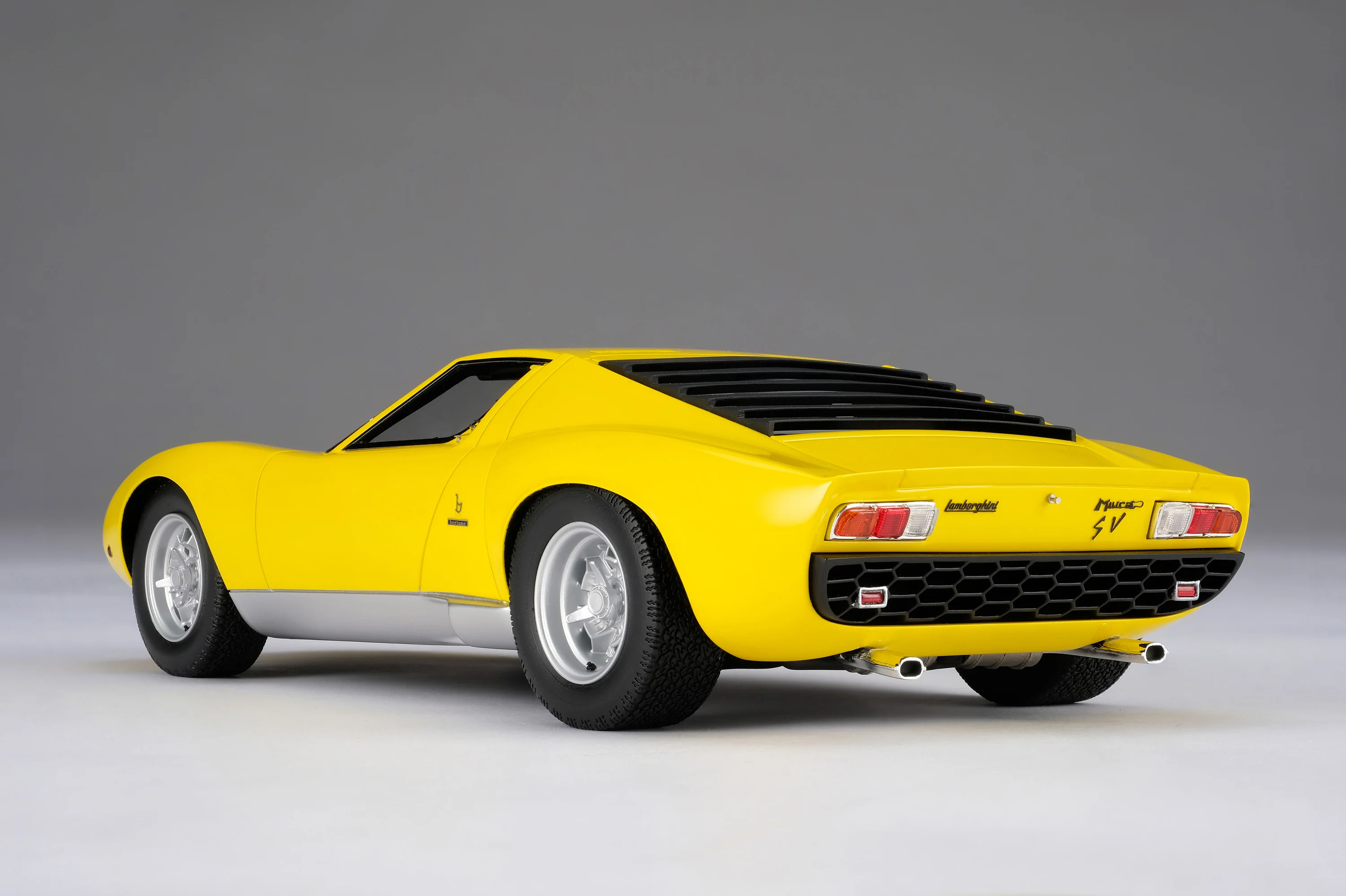Lamborghini Miura P400 SV - Image 13