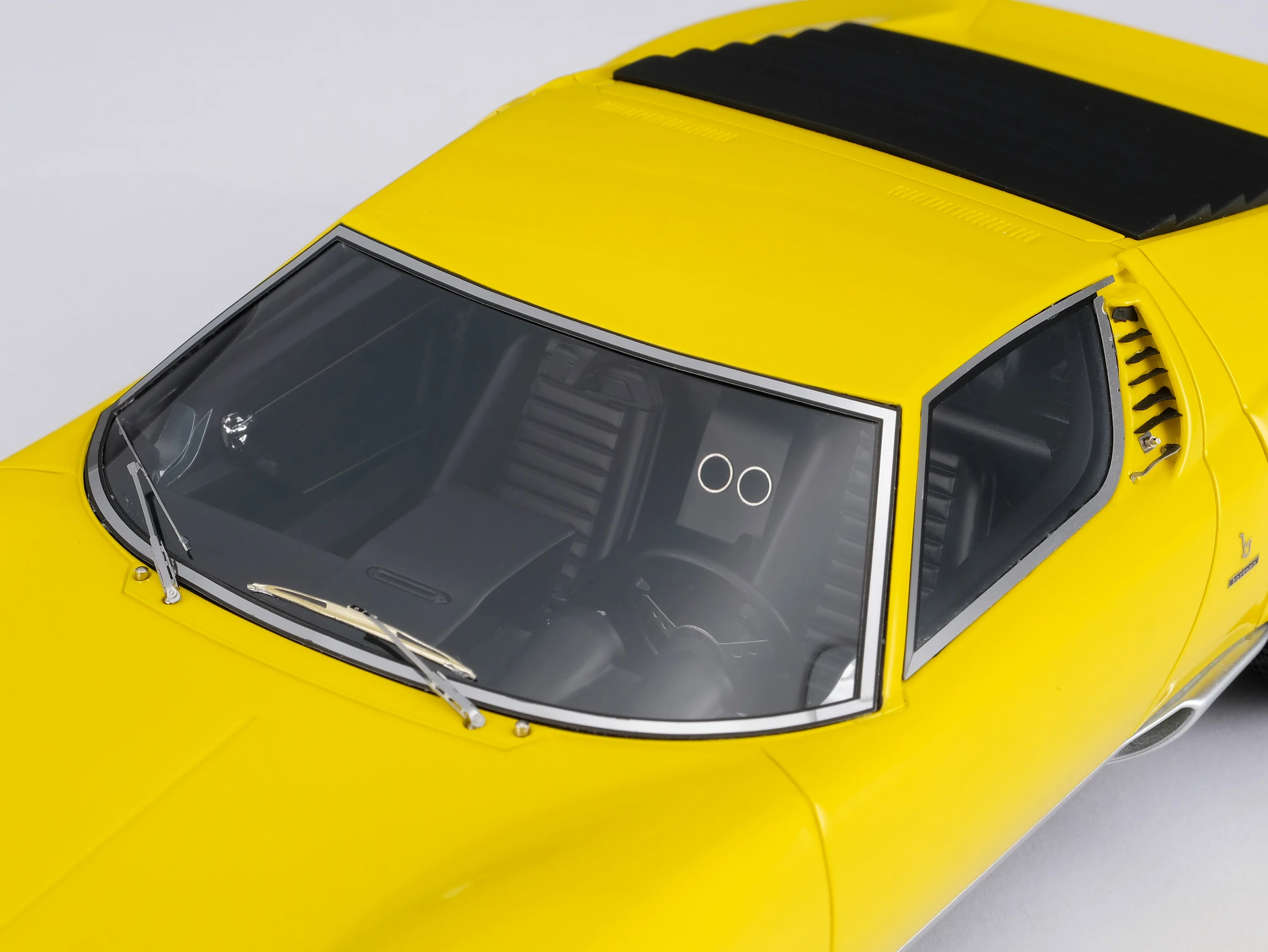 Lamborghini Miura P400 SV - Image 8