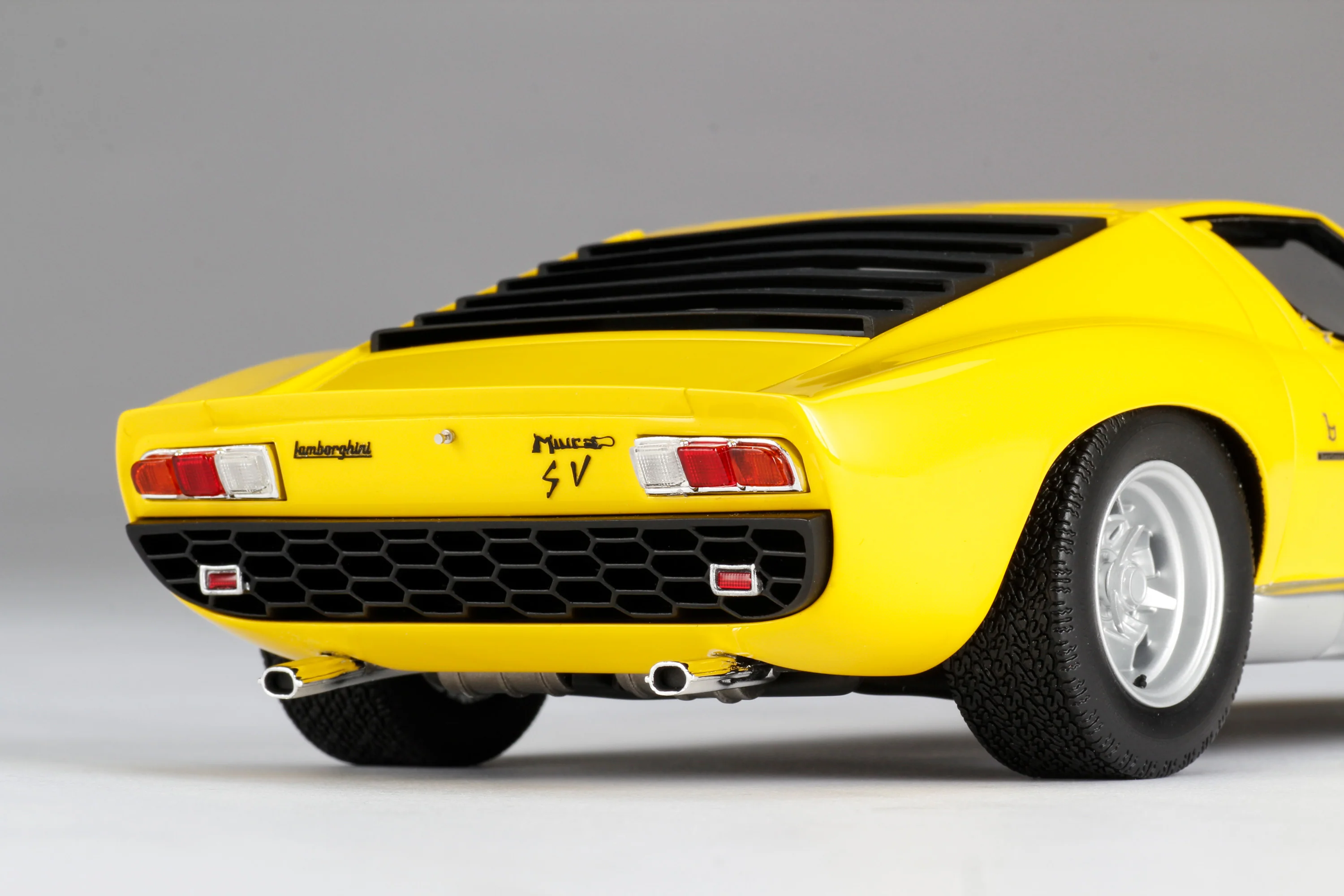 Lamborghini Miura P400 SV - Image 9