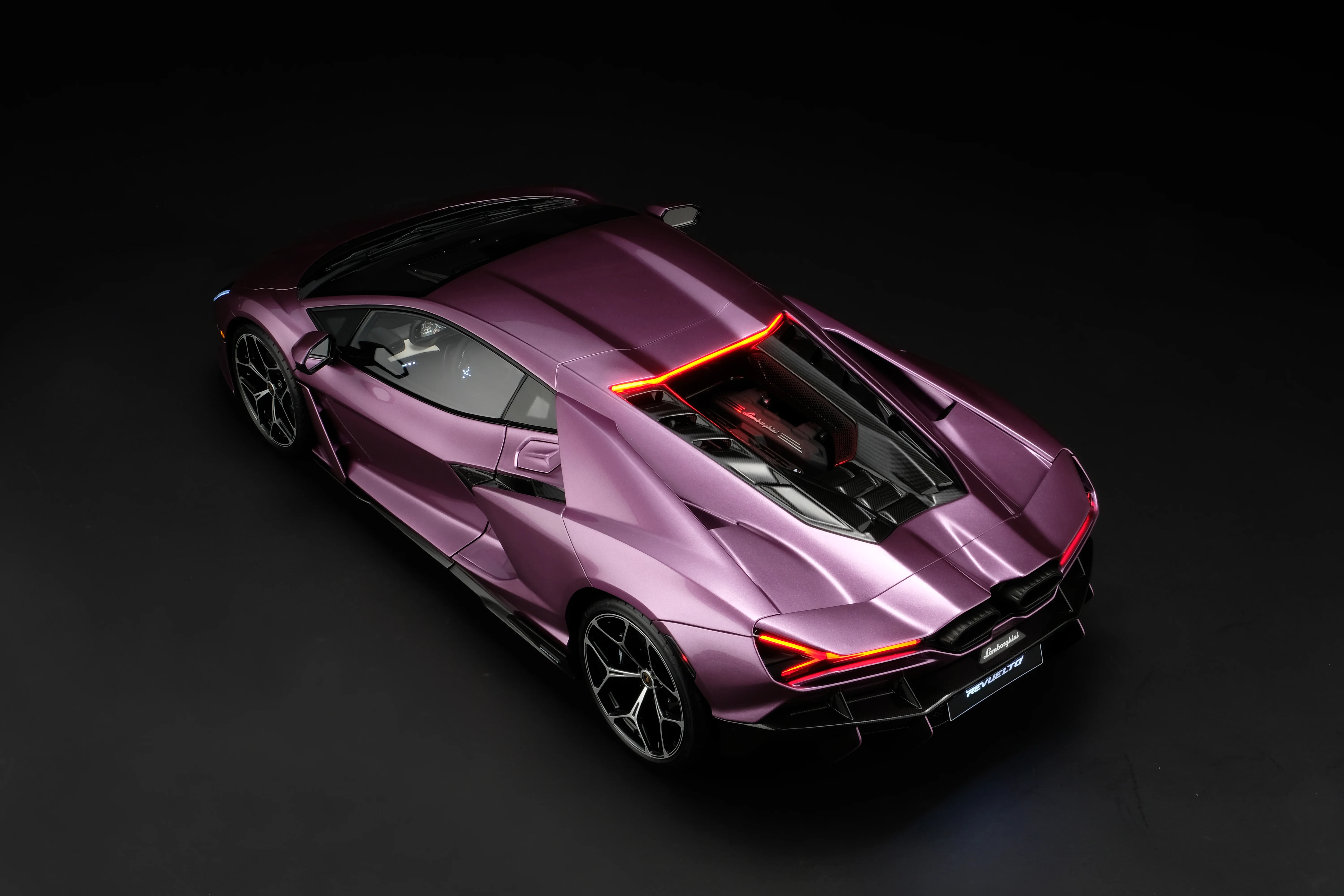 Lamborghini Revuelto (2023) - Image 11
