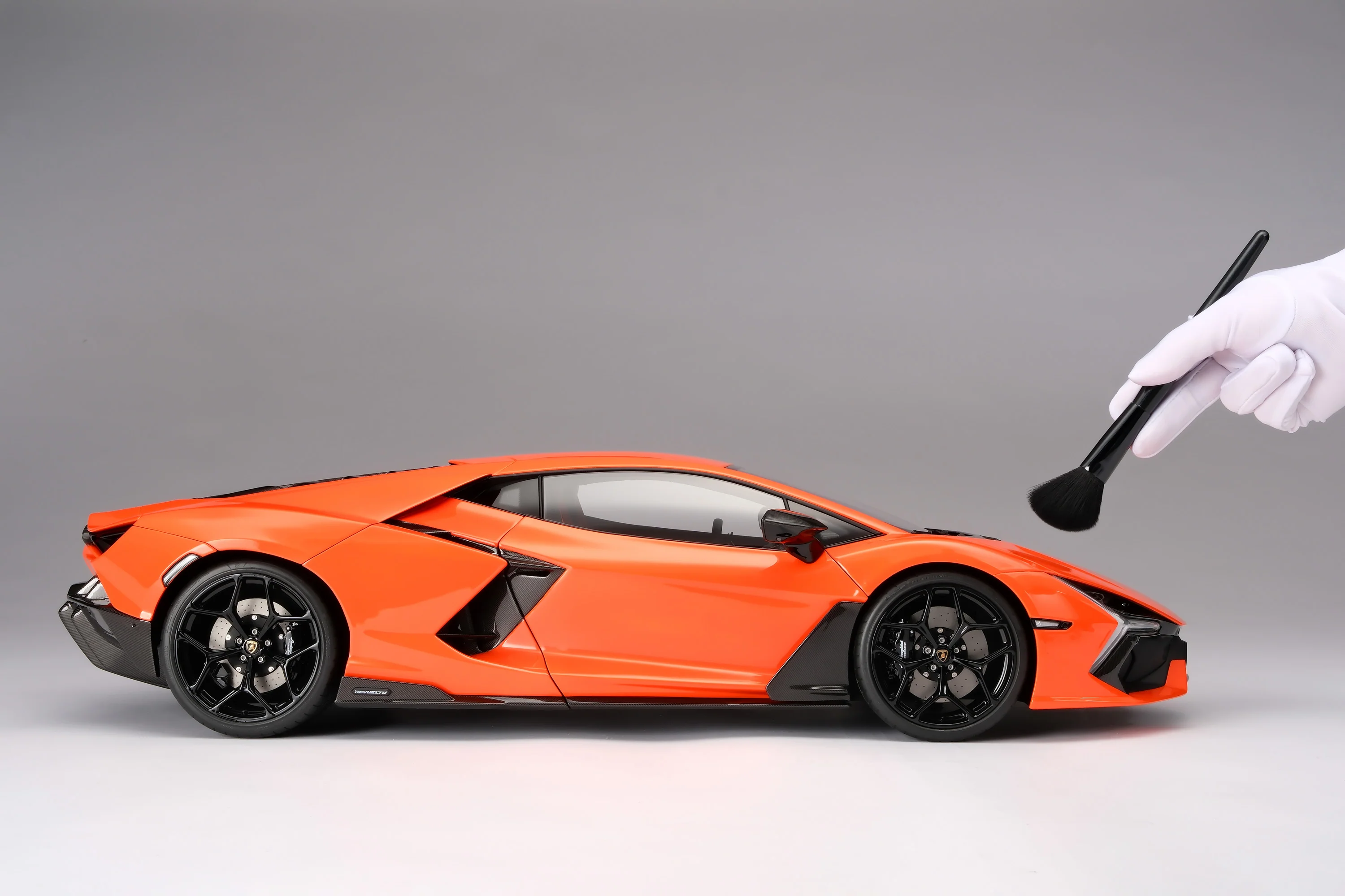 Lamborghini Revuelto (2023) - Image 13