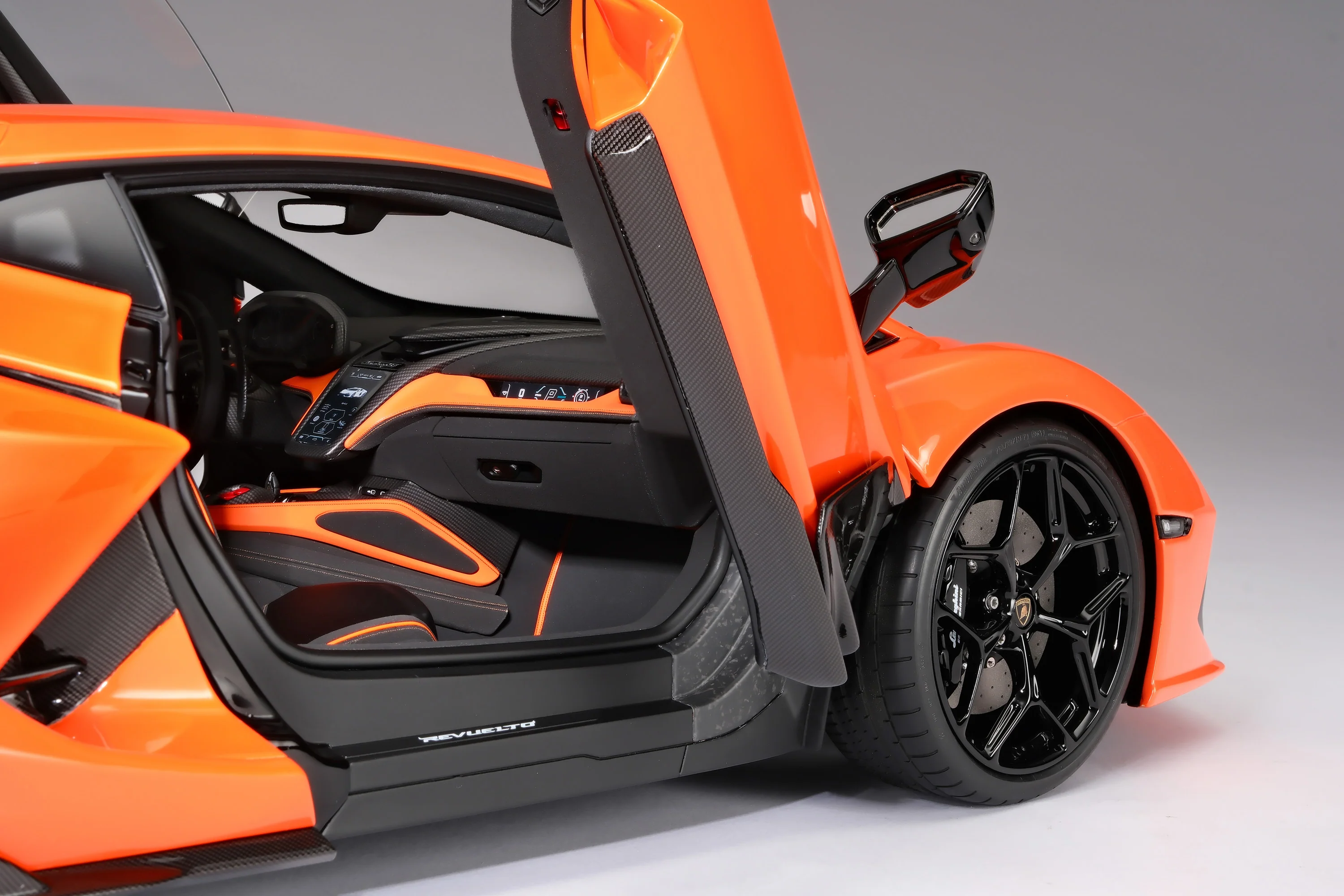 Lamborghini Revuelto (2023) - Image 17
