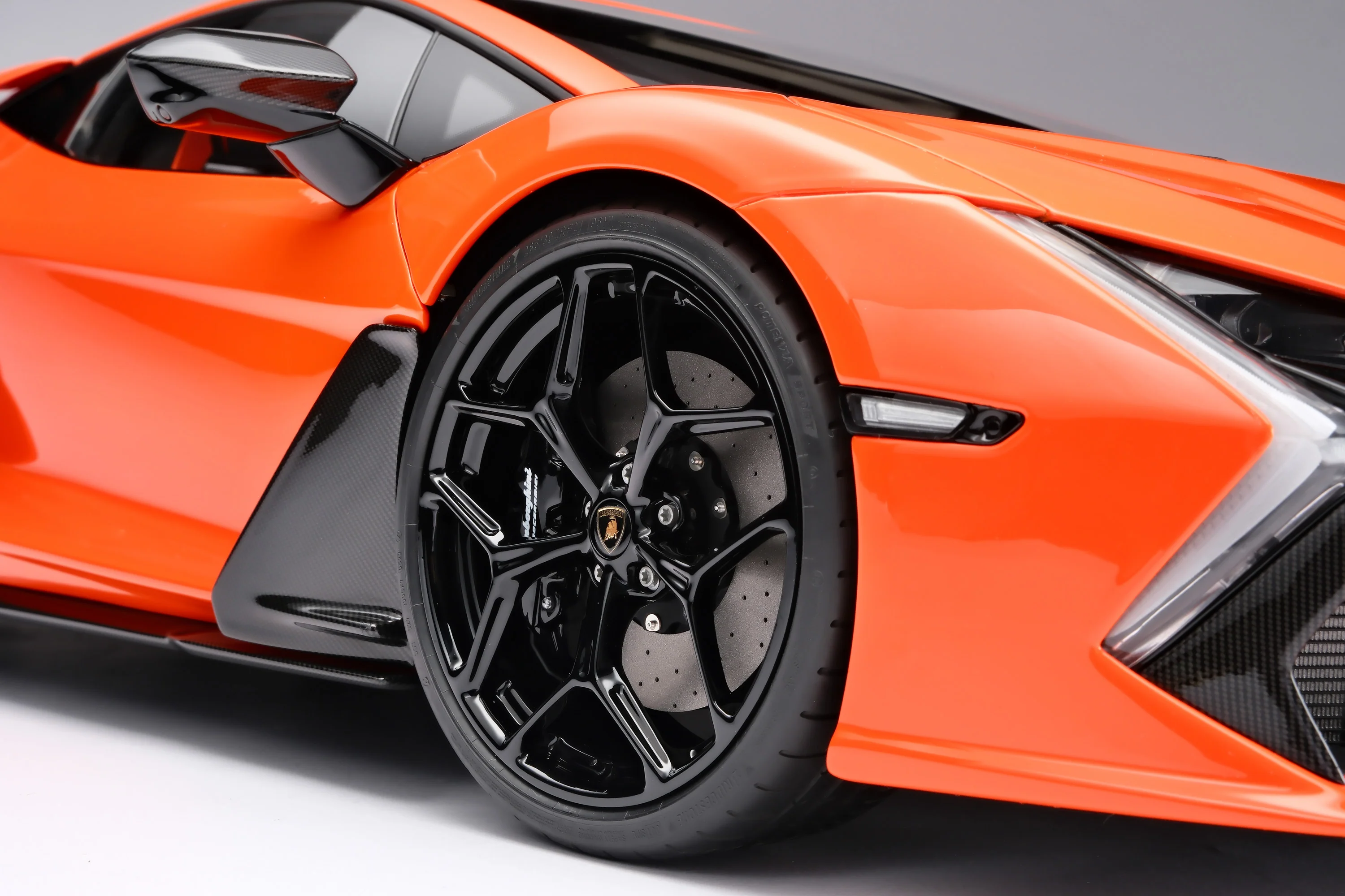 Lamborghini Revuelto (2023) - Image 21