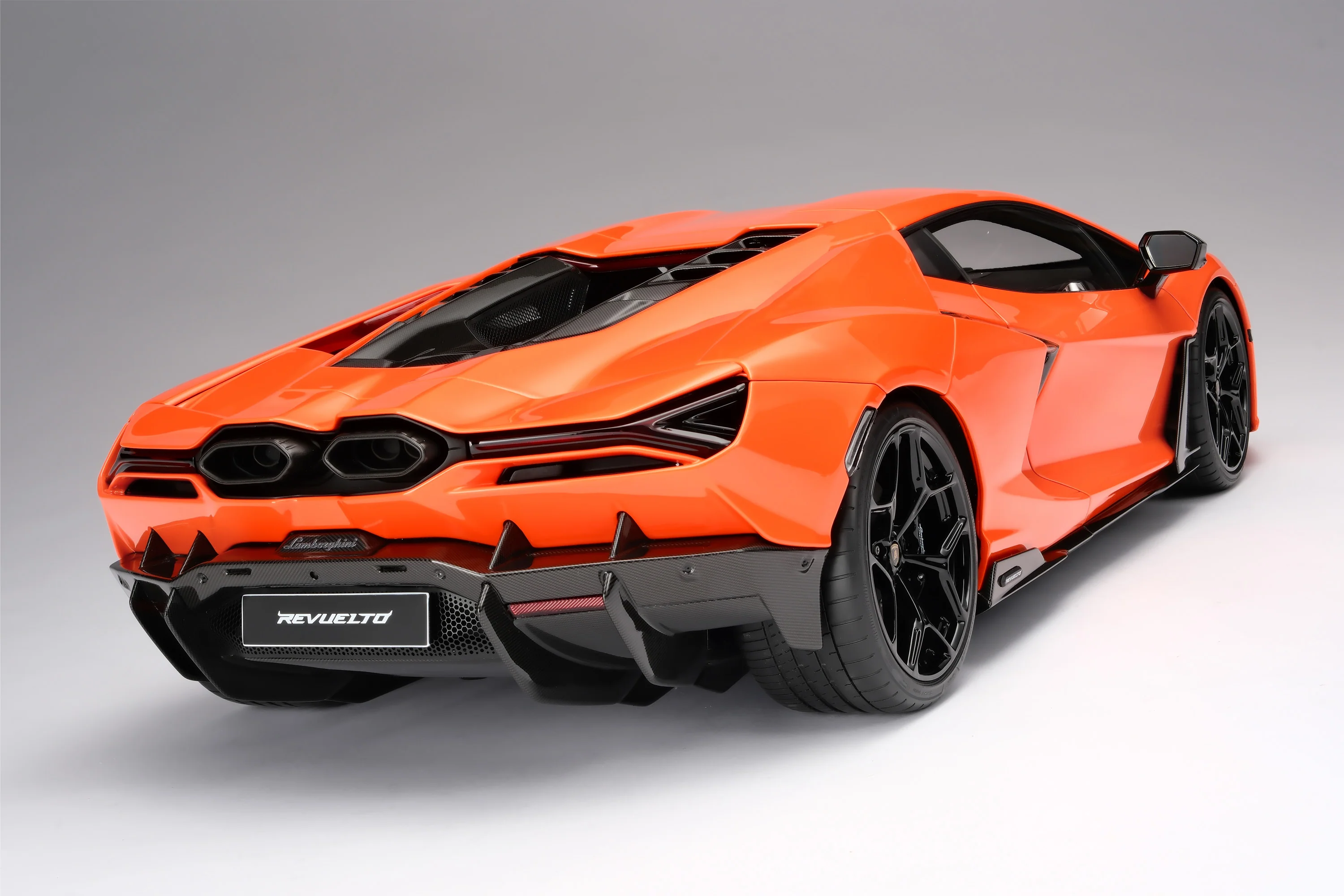 Lamborghini Revuelto (2023) - Image 22