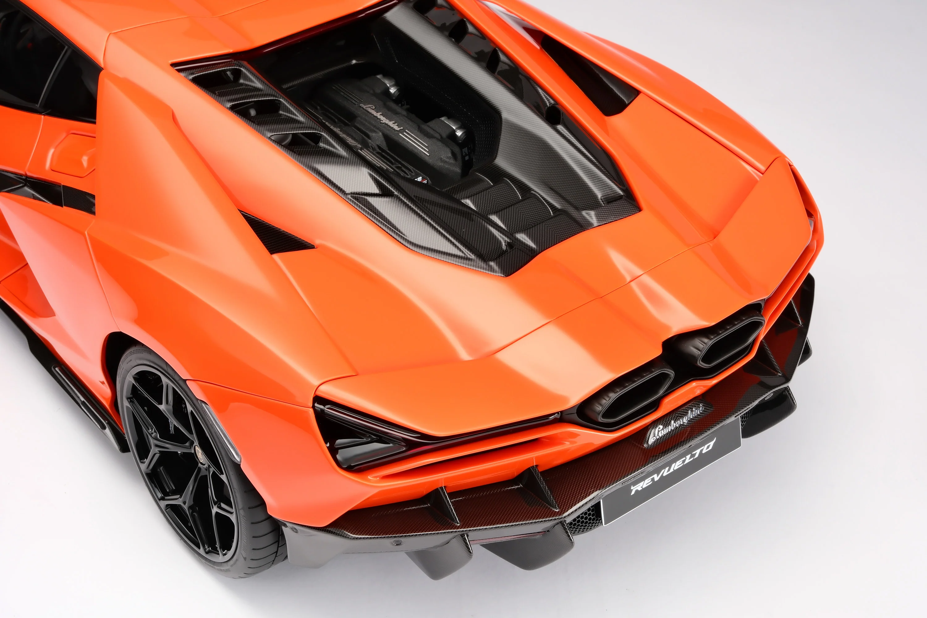 Lamborghini Revuelto (2023) - Image 23