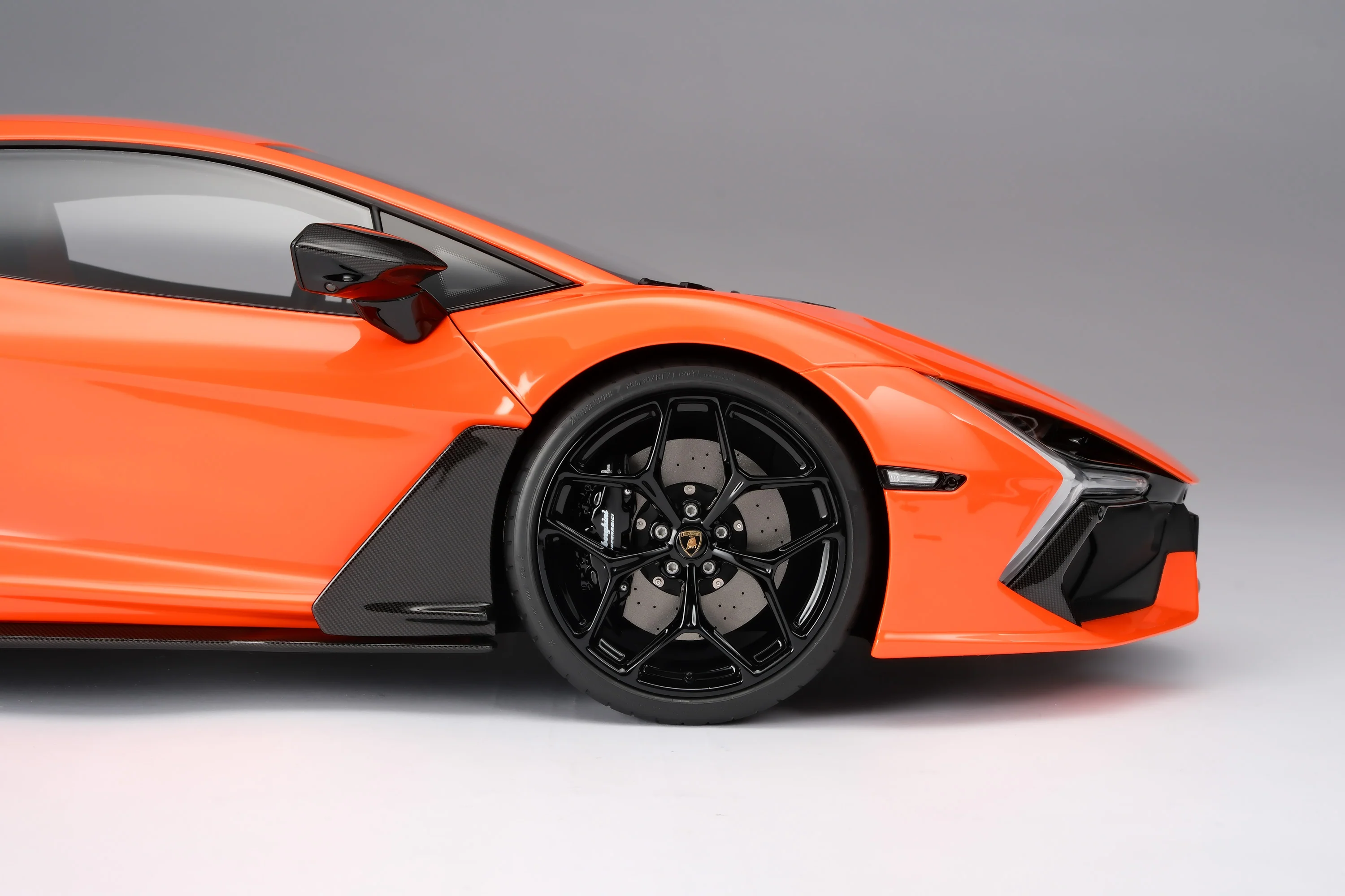 Lamborghini Revuelto (2023) - Image 25