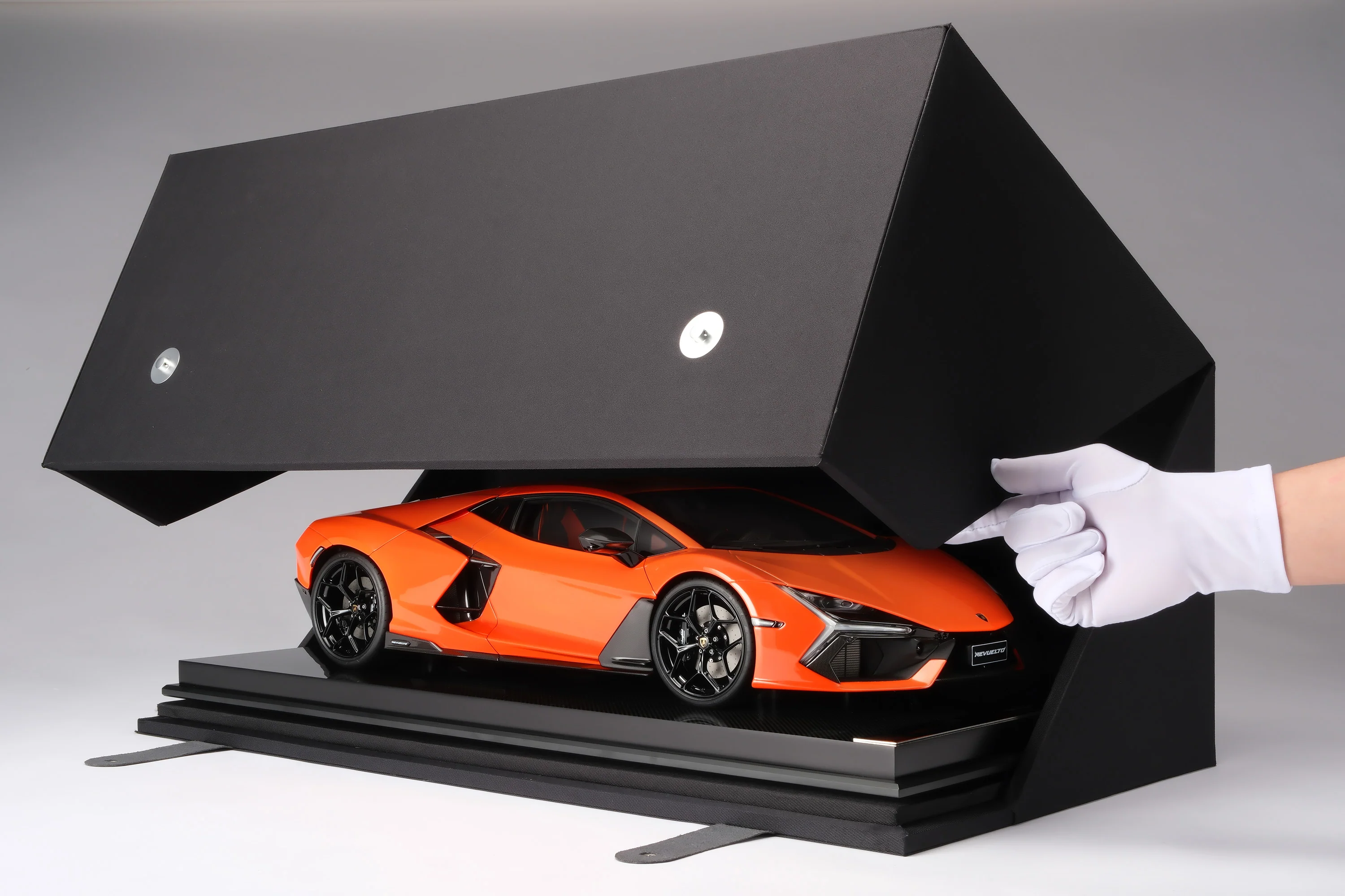 Lamborghini Revuelto (2023) - Image 30