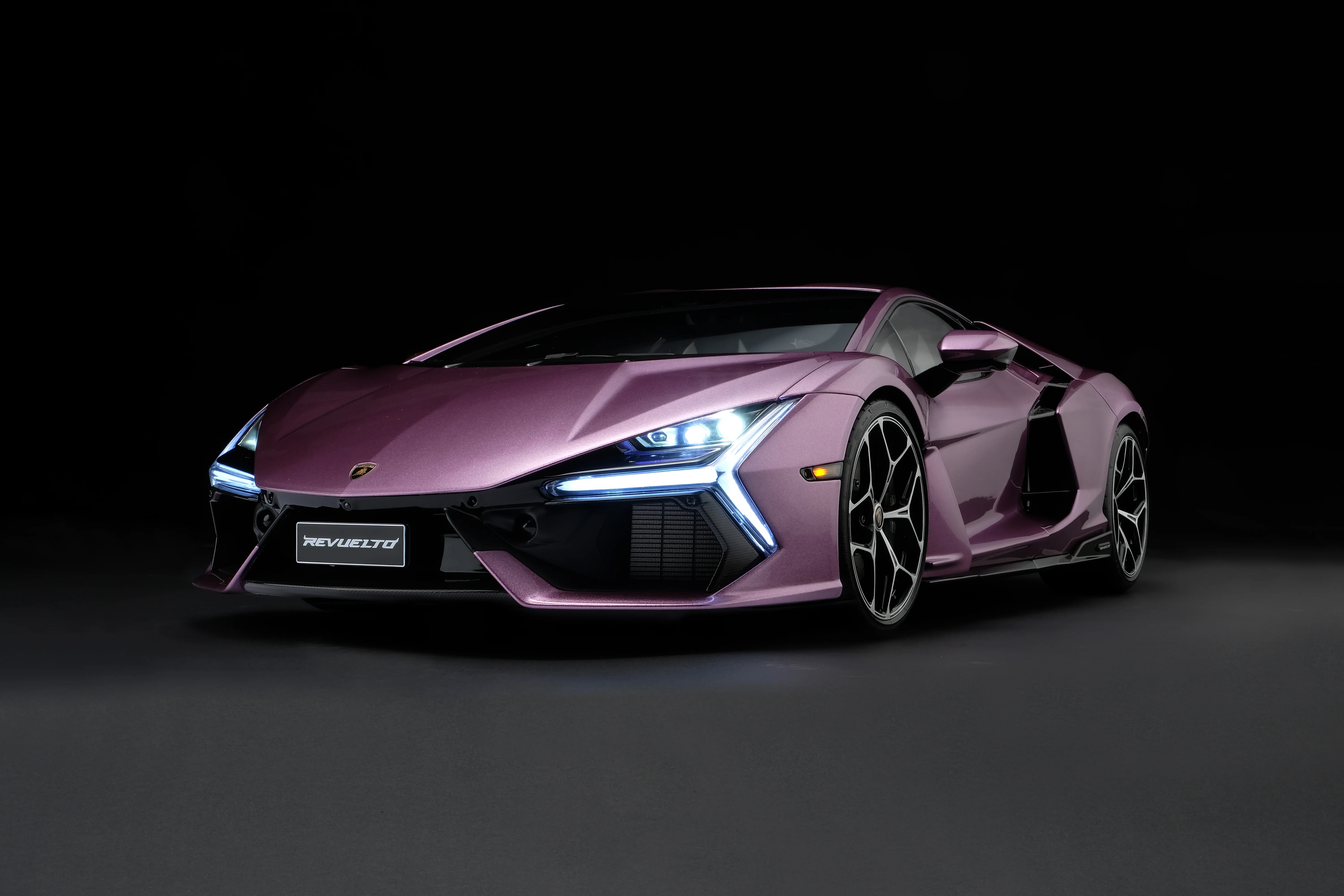 Lamborghini Revuelto (2023) - Image 4