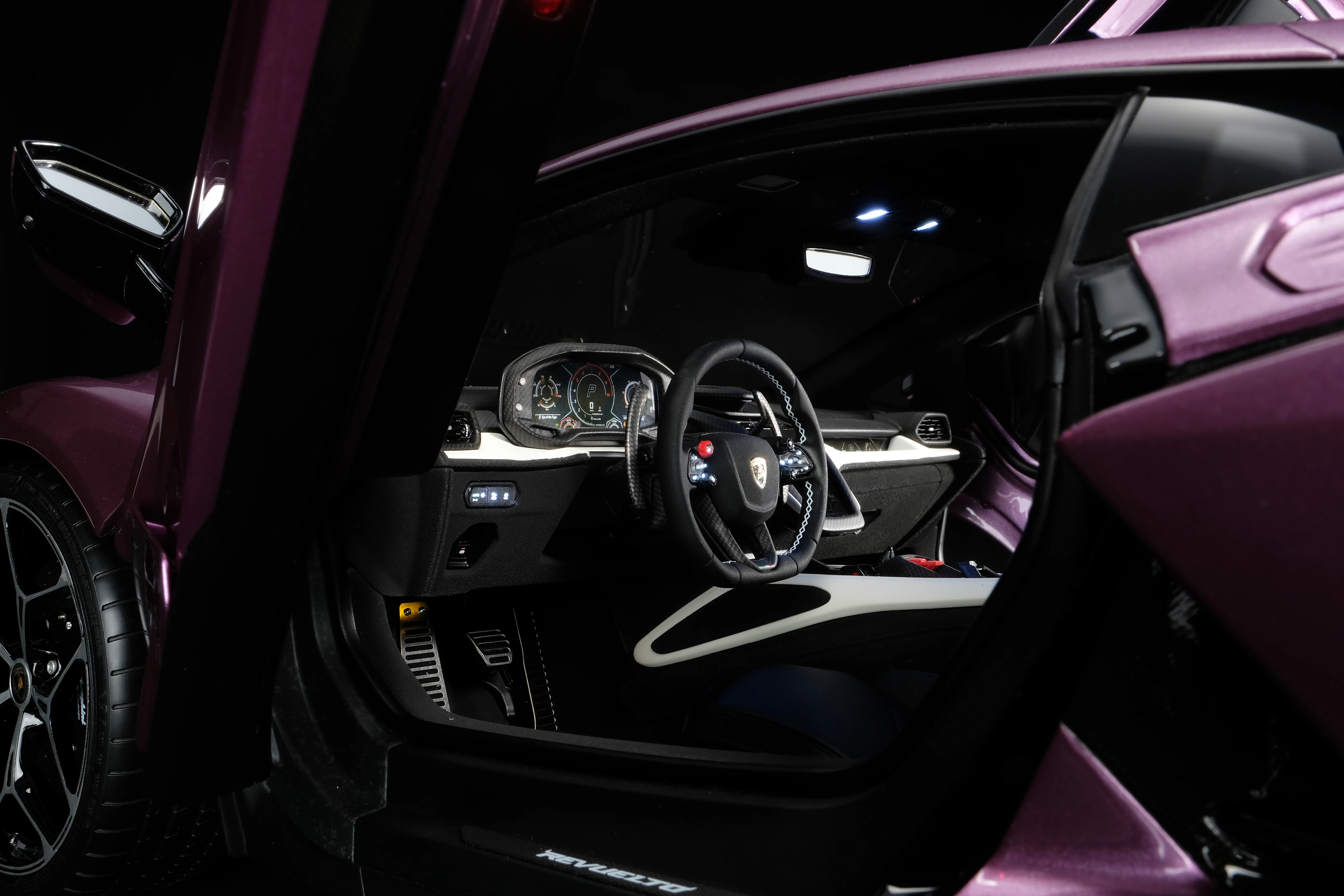 Lamborghini Revuelto (2023) - Image 5