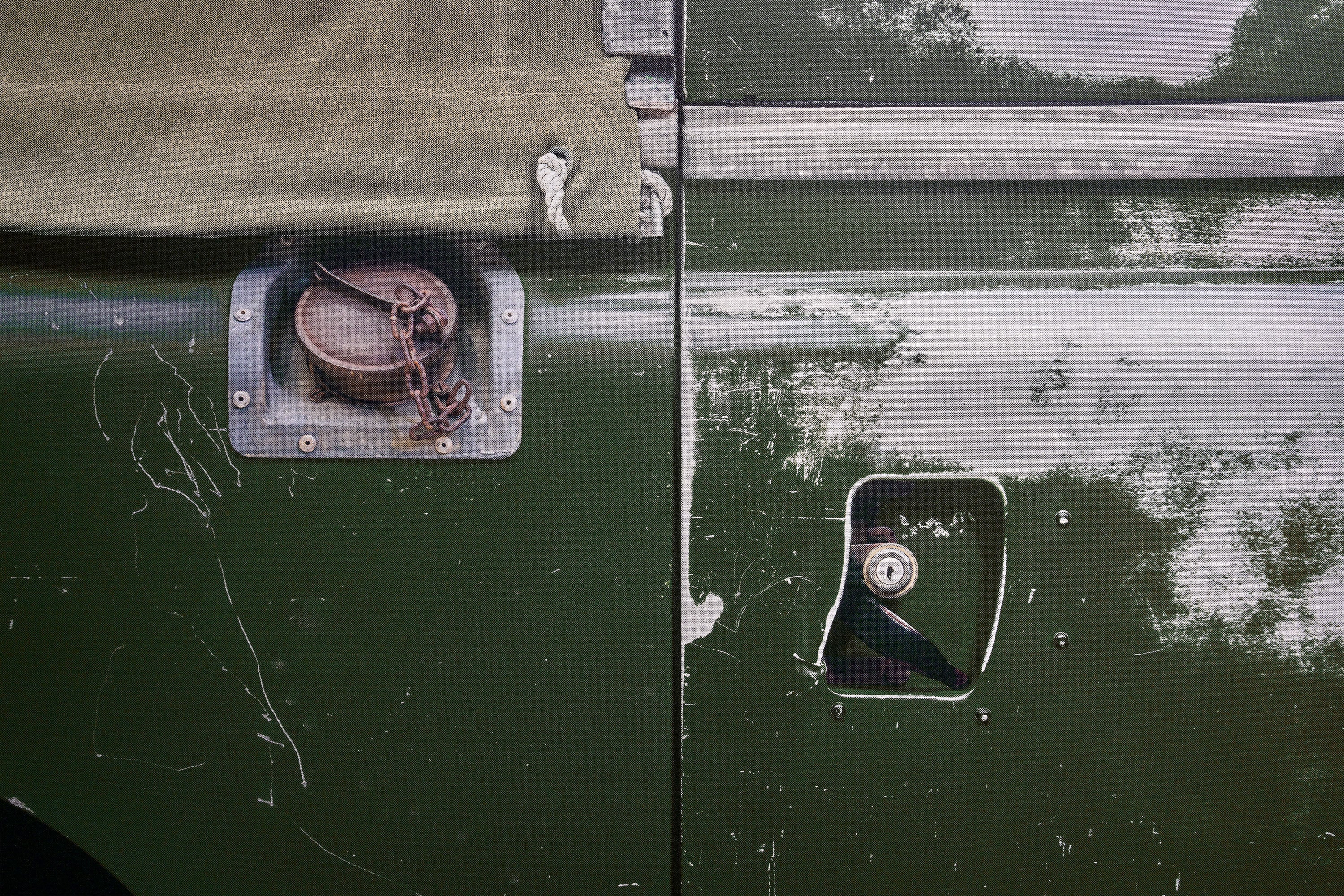 Land Rover Series 2a - 60cm Half Tone Flat Bed Print - Side View - Image 2