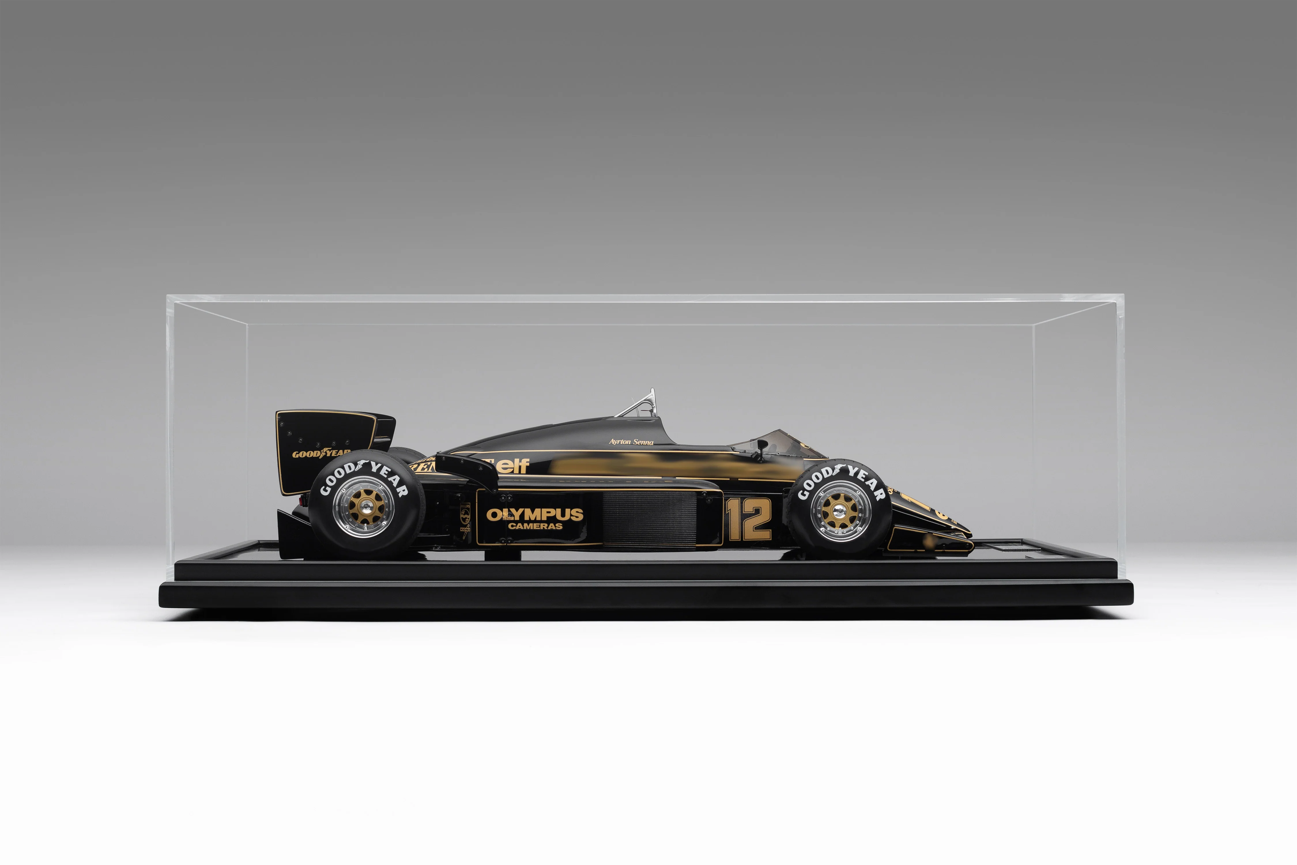 Lotus 97T - 1985 Portuguese Grand Prix Winner - Senna - Image 11