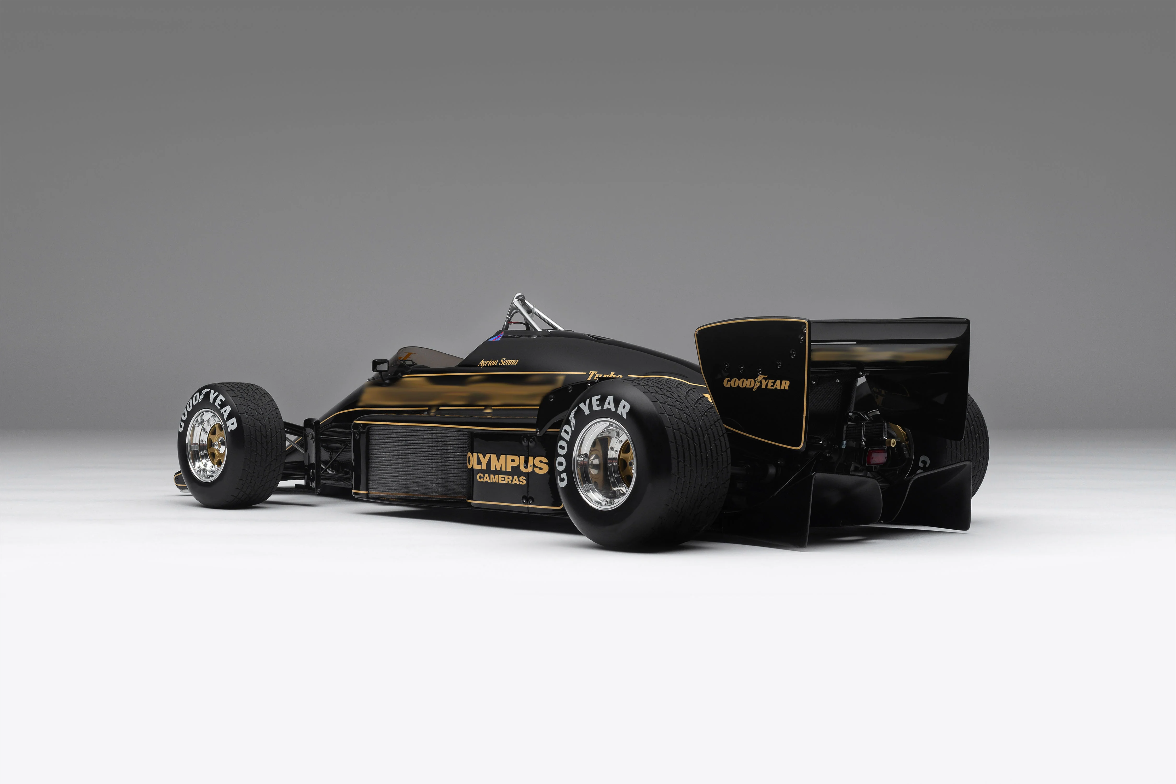 Lotus 97T - 1985 Portuguese Grand Prix Winner - Senna - Image 12
