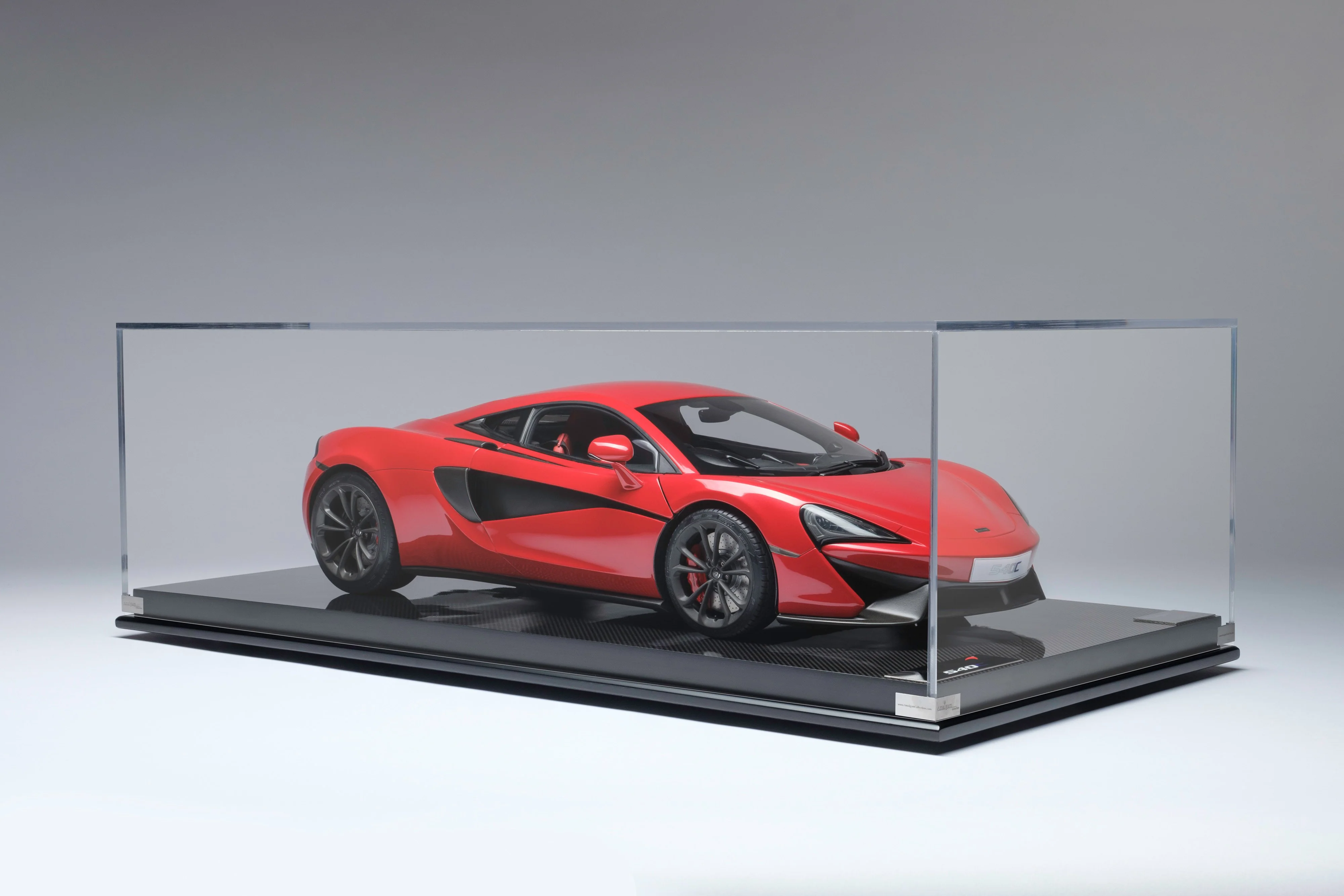 McLaren 540C (2015) - Image 11