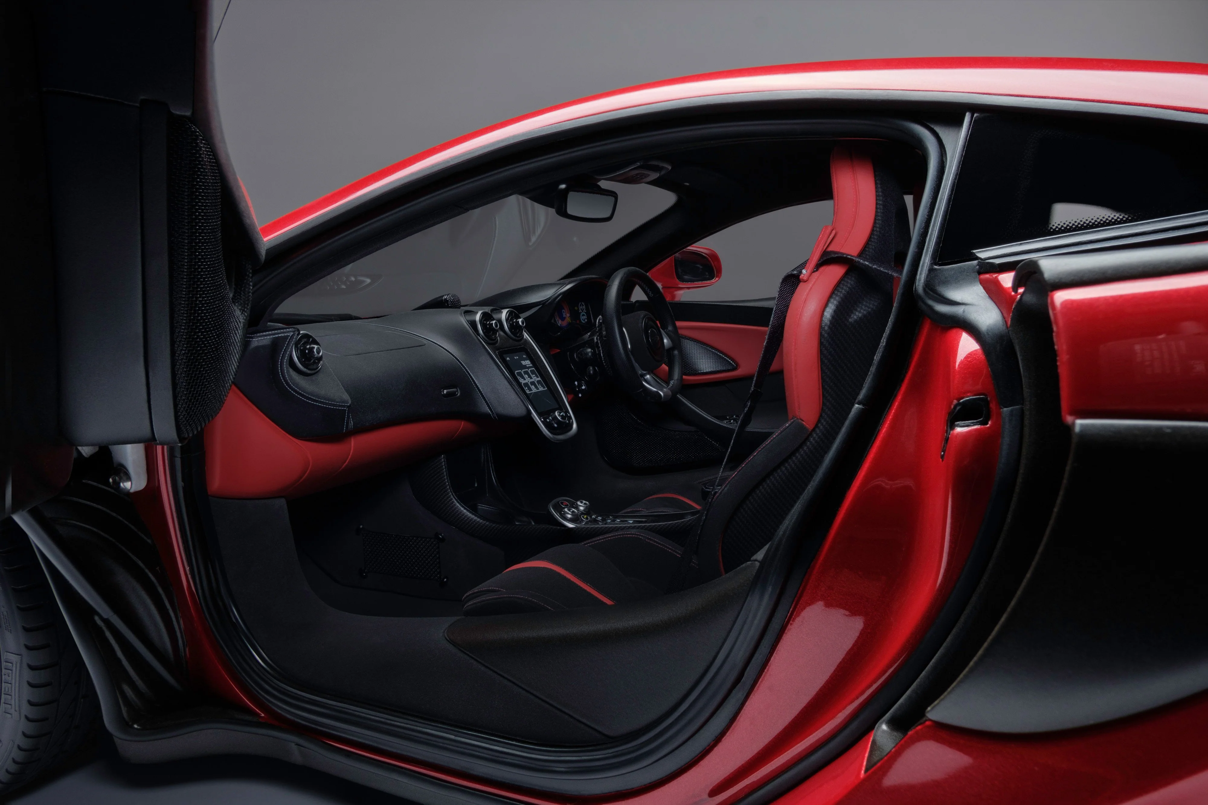 McLaren 540C (2015) - Image 14