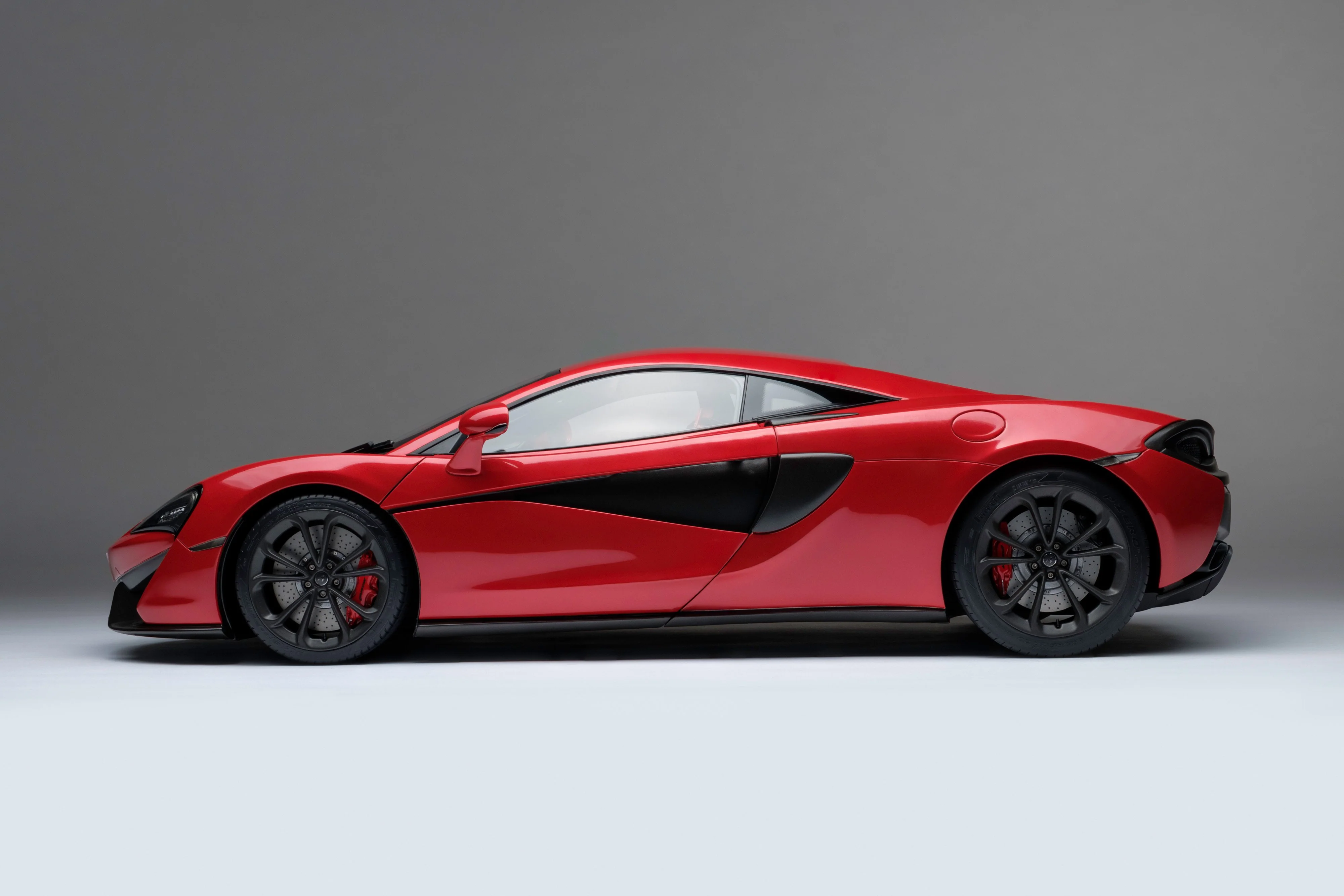 McLaren 540C (2015) - Image 16