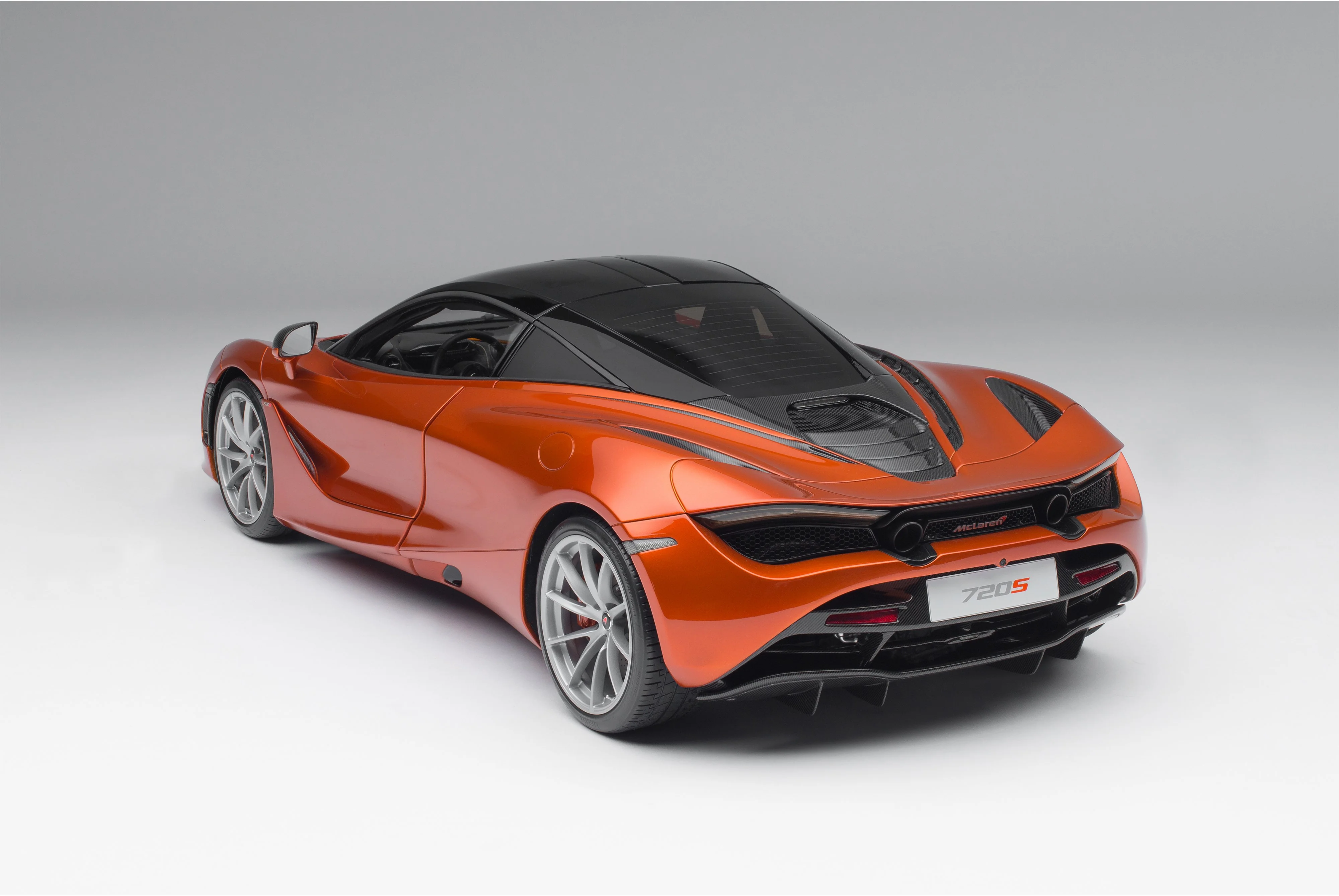 McLaren 720S (2017) - Image 10