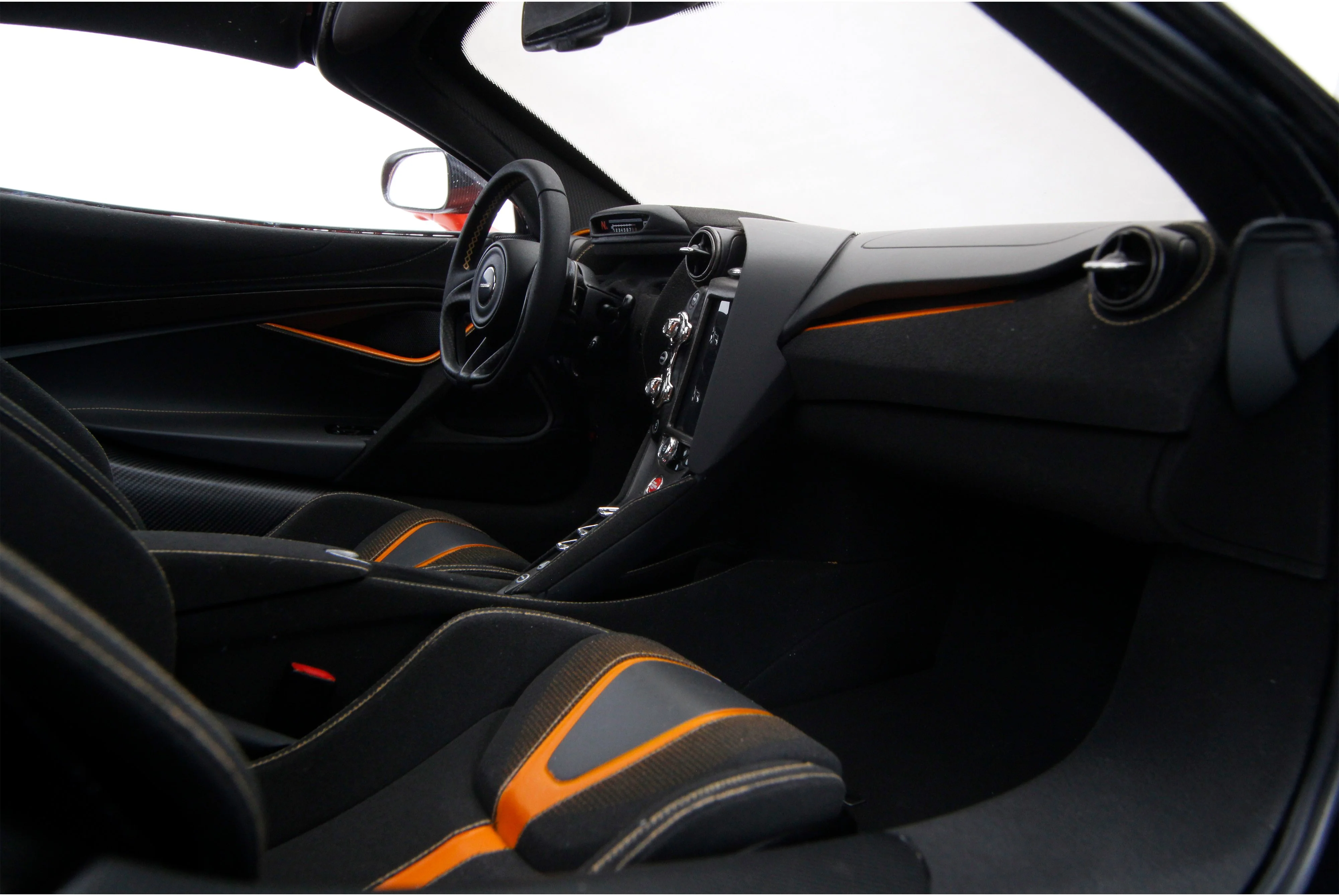 McLaren 720S (2017) - Image 13