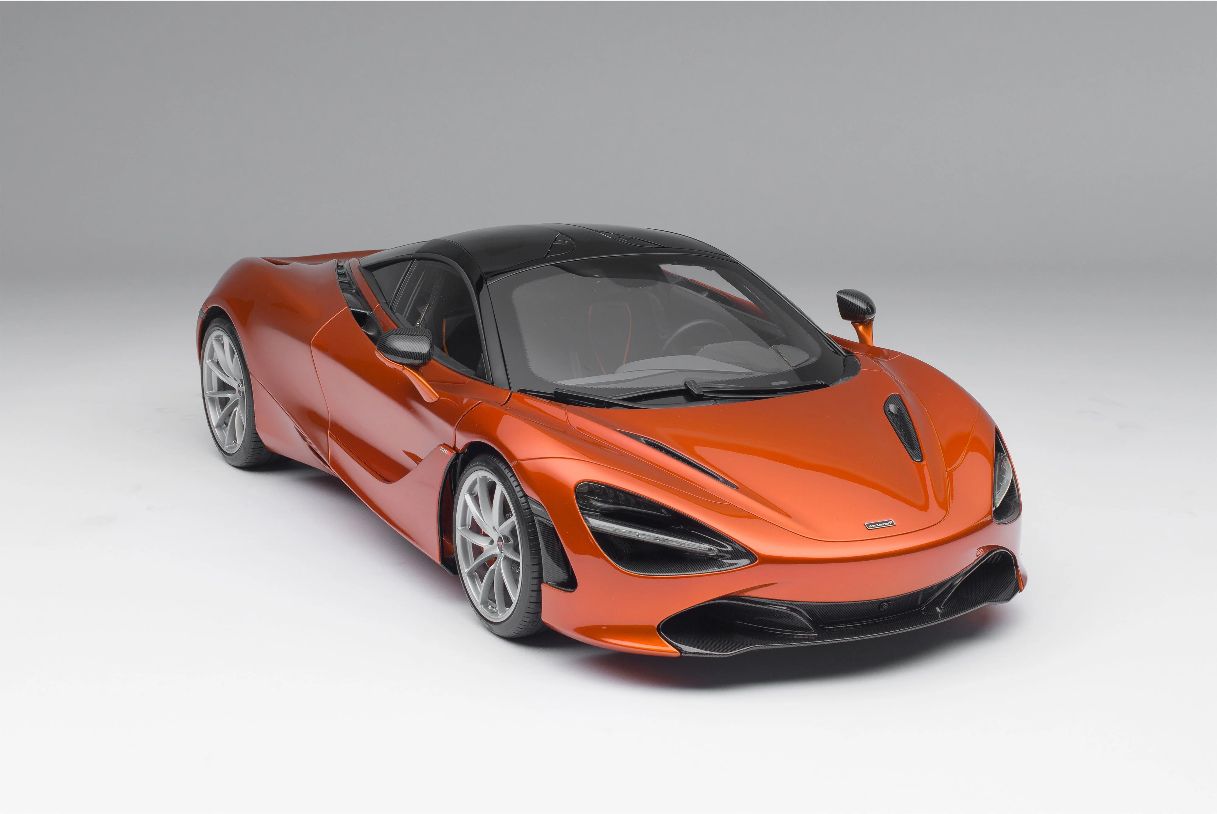 McLaren 720S (2017) - Image 9