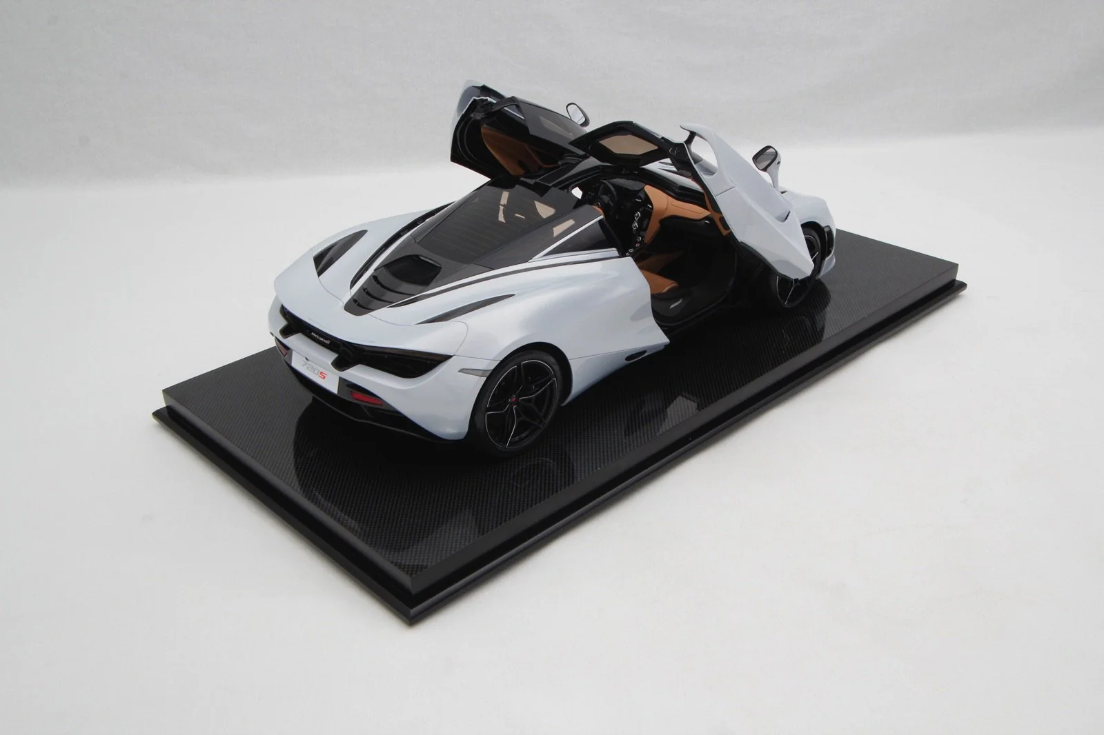 McLaren 720S (2017) - Image 11