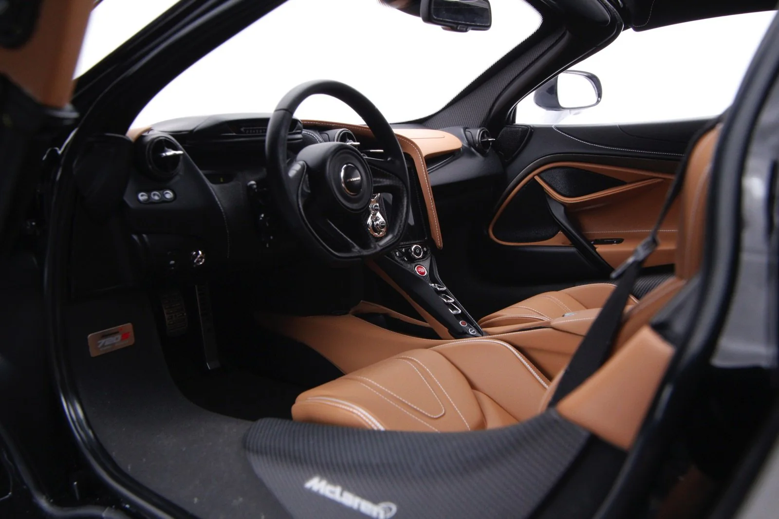 McLaren 720S (2017) - Image 12