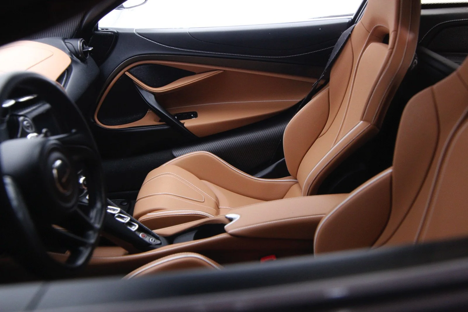 McLaren 720S (2017) - Image 13