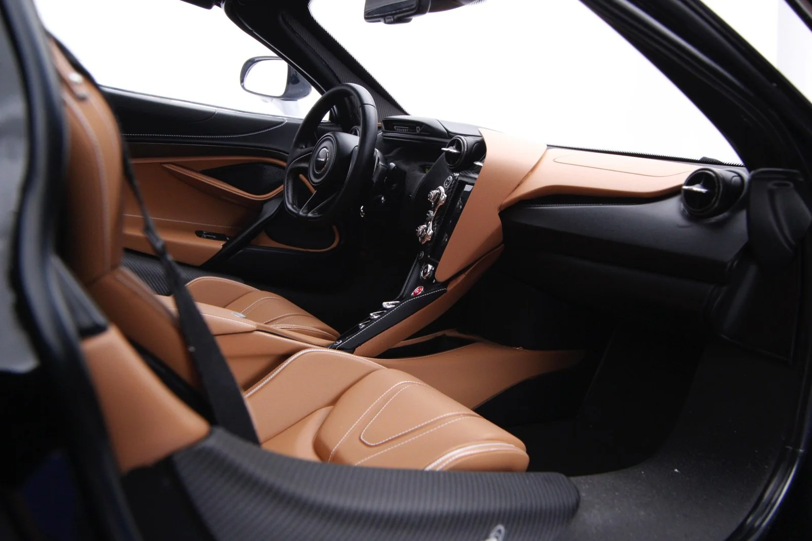 McLaren 720S (2017) - Image 14