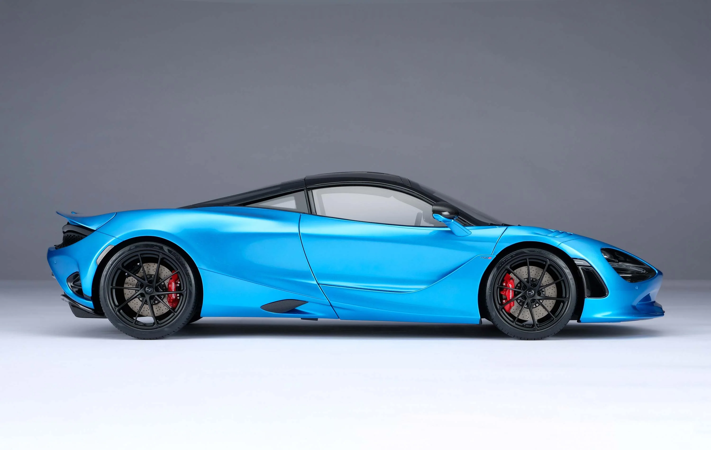 McLaren 750S Coupe (2023) - Image 11