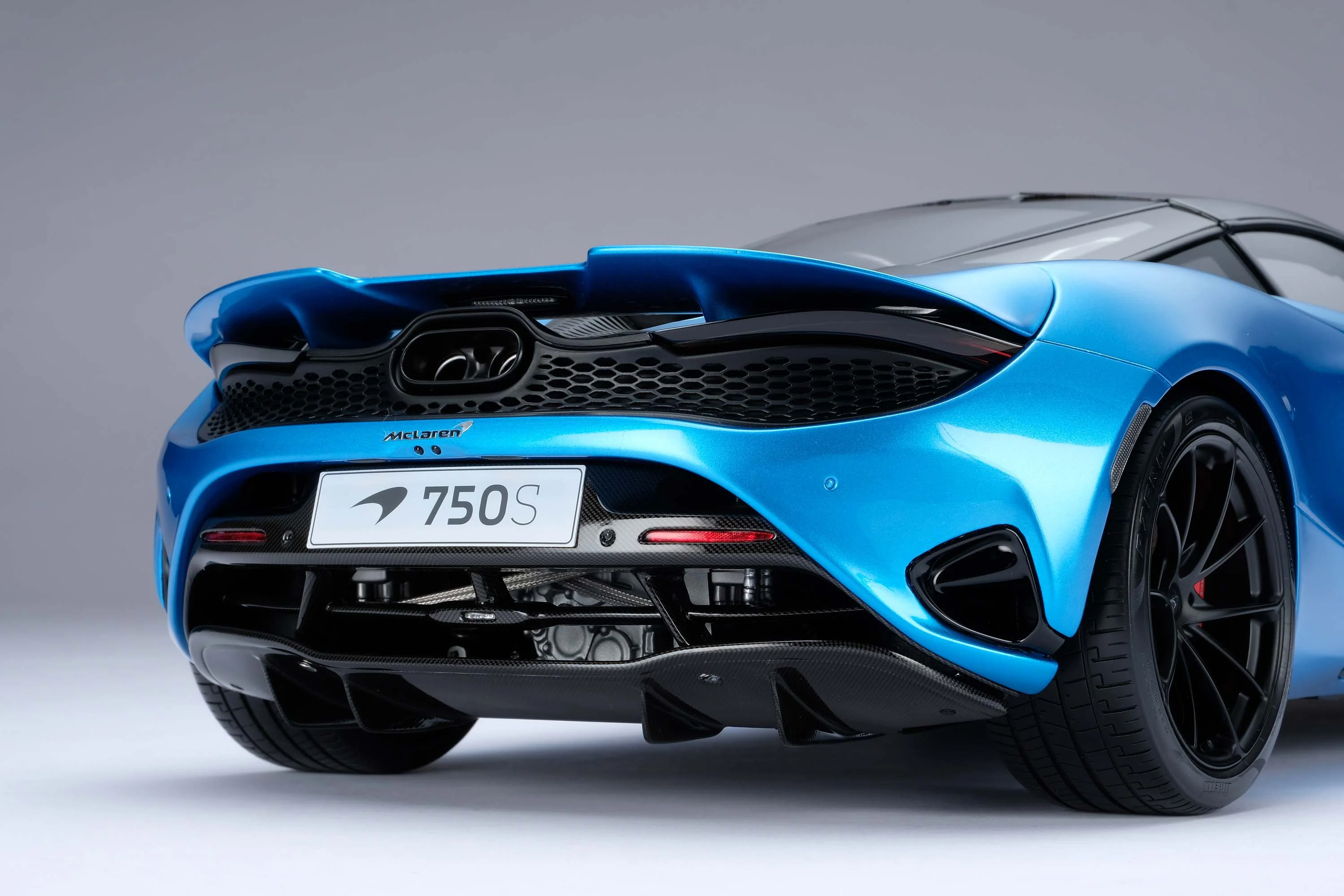McLaren 750S Coupe (2023) - Image 19