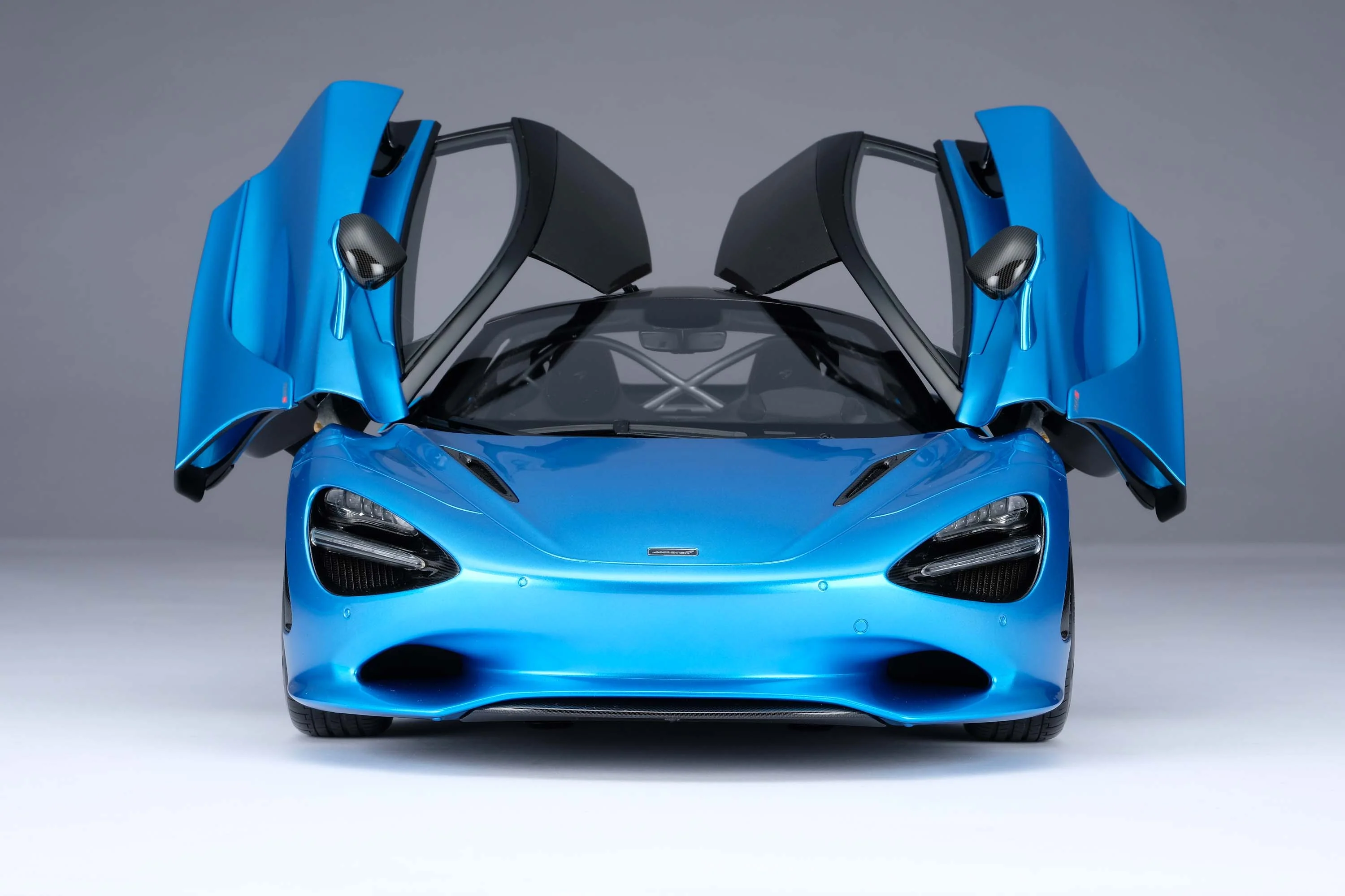 McLaren 750S Coupe (2023) - Image 25